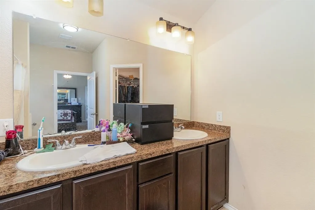 Single Family Residence For Rent in Tarrant County , 1629 Milledge Road, Fort Worth, Texas 76120, 4 Bedroom, 2 Bathroom, 2 Garage spaces, 1,772 Sqft, built in 2017, mls#21376491, Real Estate Agent in Fort Worth, Homes For Rent in Tarrant county, Homes For Rent in Fort Worth, Realtor in Fort Worth Texas, Real Estate Brokerage Independent Realty Texas, Luminita Cordes Realtor