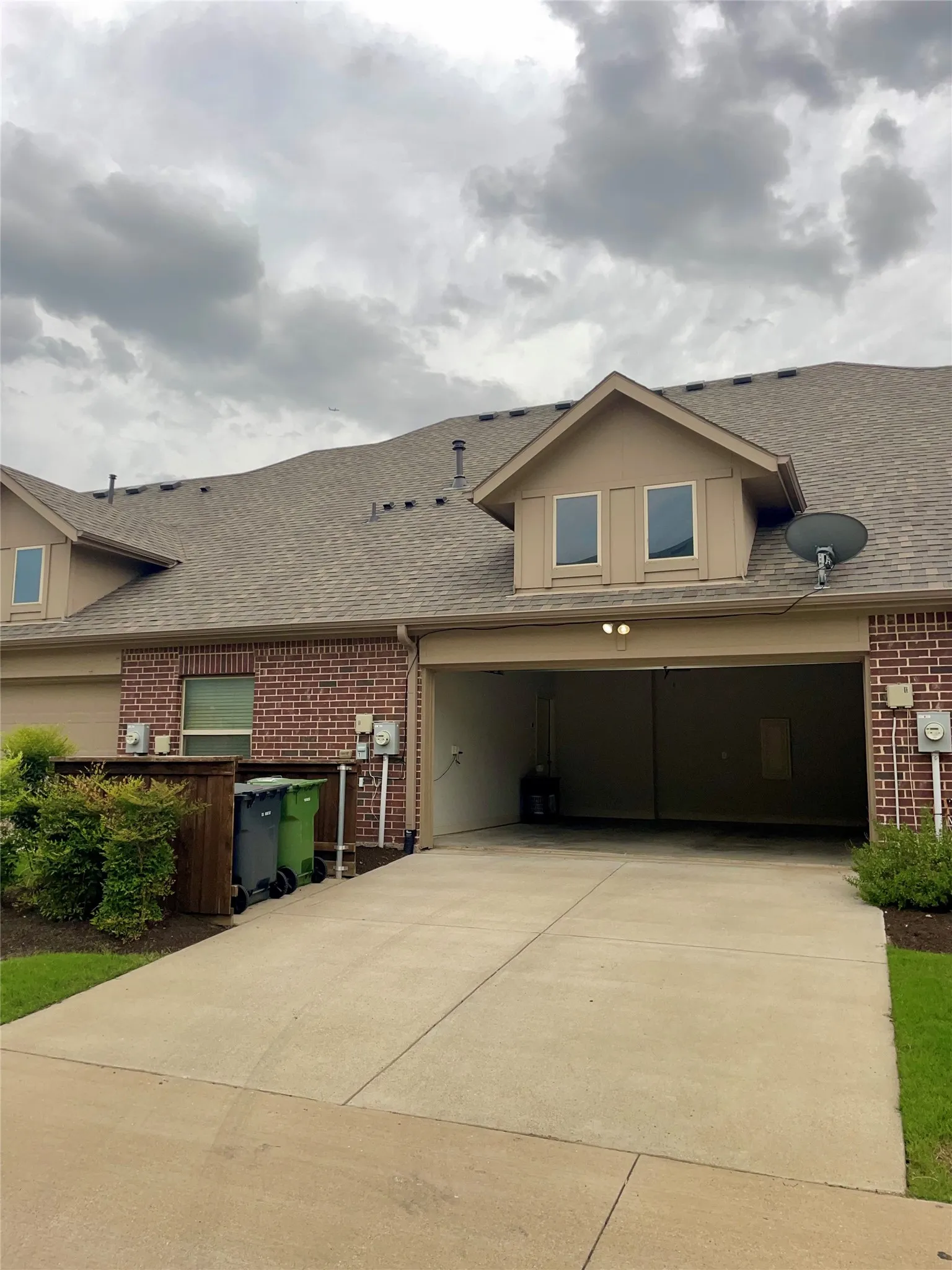 2-car driveway rear