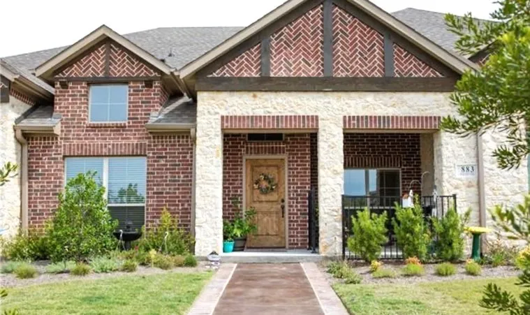 Townhouse For Sale in Tarrant County , 883 Birds Fort Trail, Arlington, Texas 76005, 2 Bedroom, 2 Bathroom, 2 Garage spaces, 1,626 Sqft, built in 2017, mls#21376351, Real Estate Agent in Arlington, Homes For Sale in Tarrant county, Homes For Sale in Arlington, Realtor in Arlington Texas, Real Estate Brokerage Independent Realty Texas, Luminita Cordes Realtor