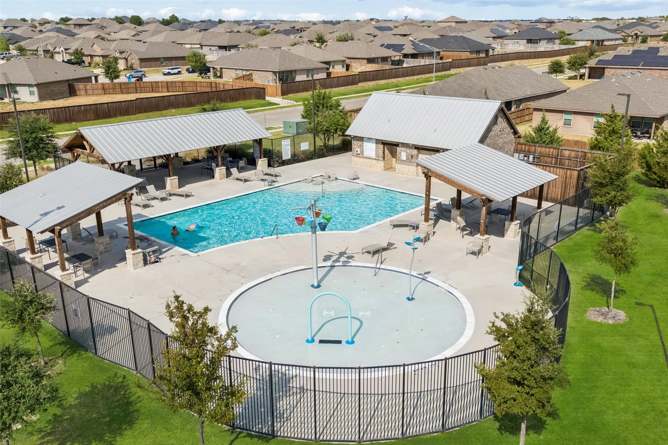 Single Family Residence For Sale in Tarrant County , 9213 Hill Topper Trail, Fort Worth, Texas 76131, 4 Bedroom, 2 Bathroom, 2 Garage spaces, 1,797 Sqft, built in 2019, mls#21373748, Real Estate Agent in Fort Worth, Homes For Sale in Tarrant county, Homes For Sale in Fort Worth, Realtor in Fort Worth Texas, Real Estate Brokerage Independent Realty Texas, Luminita Cordes Realtor