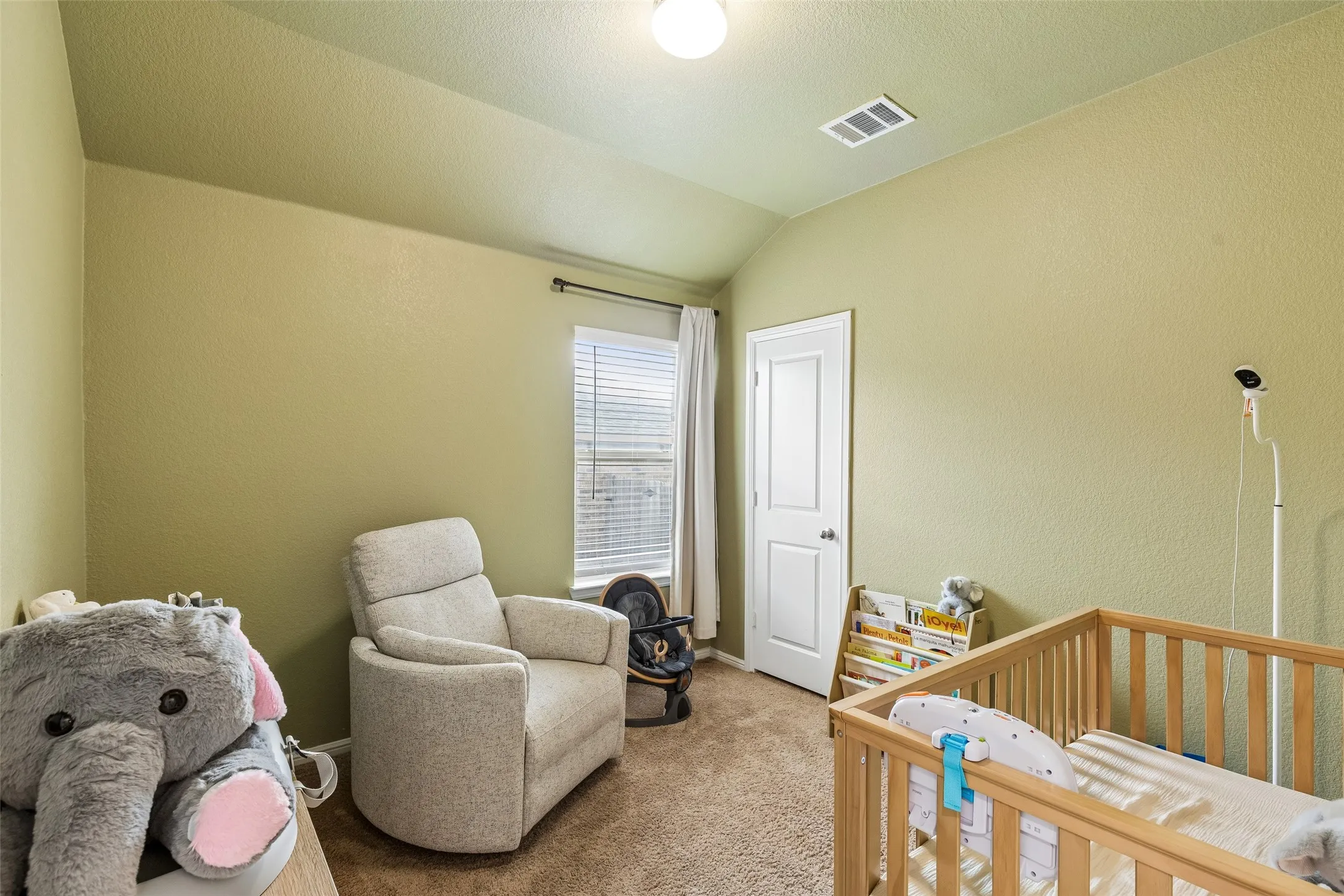 Single Family Residence For Sale in Tarrant County , 9213 Hill Topper Trail, Fort Worth, Texas 76131, 4 Bedroom, 2 Bathroom, 2 Garage spaces, 1,797 Sqft, built in 2019, mls#21373748, Real Estate Agent in Fort Worth, Homes For Sale in Tarrant county, Homes For Sale in Fort Worth, Realtor in Fort Worth Texas, Real Estate Brokerage Independent Realty Texas, Luminita Cordes Realtor