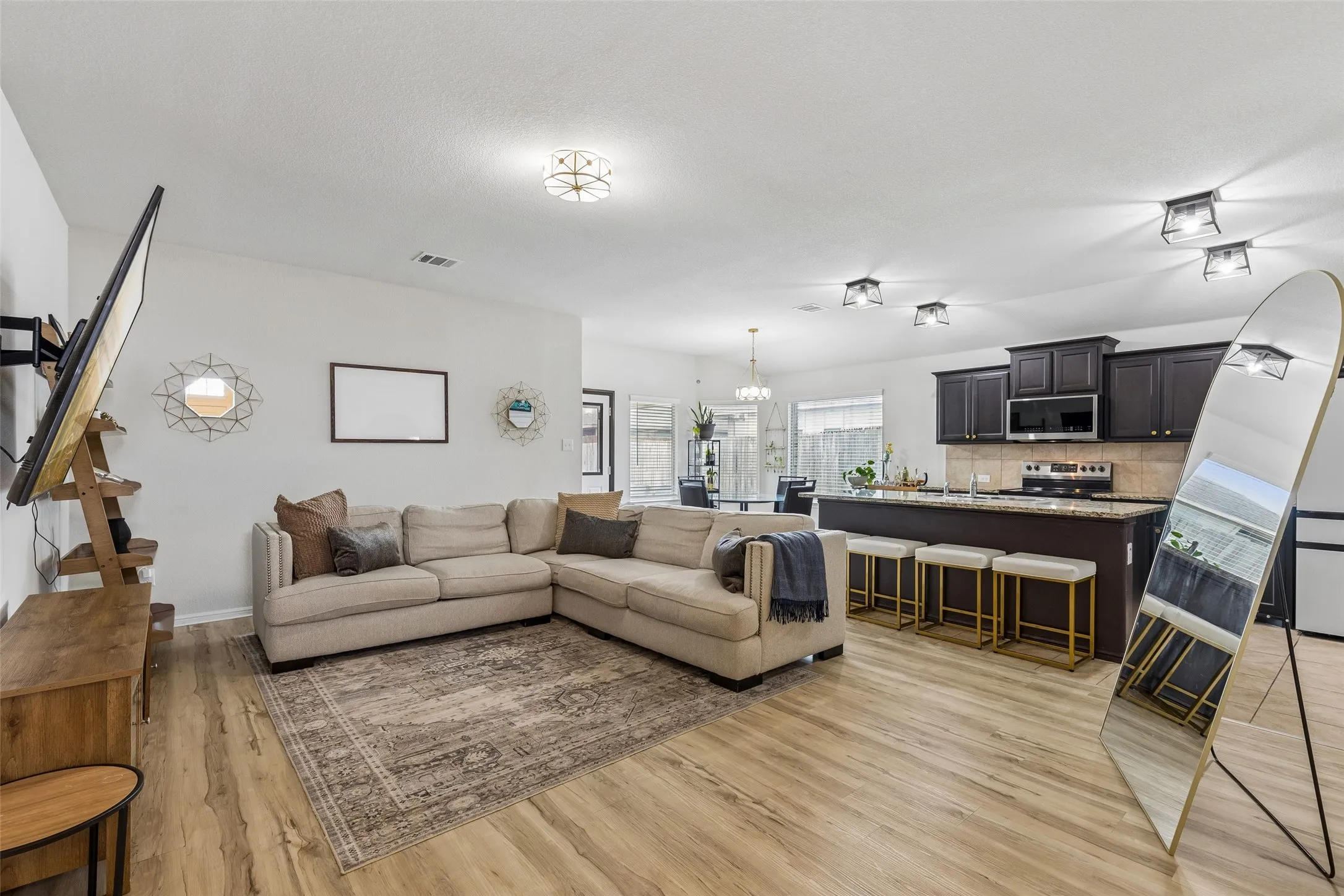 Single Family Residence For Sale in Tarrant County , 9213 Hill Topper Trail, Fort Worth, Texas 76131, 4 Bedroom, 2 Bathroom, 2 Garage spaces, 1,797 Sqft, built in 2019, mls#21373748, Real Estate Agent in Fort Worth, Homes For Sale in Tarrant county, Homes For Sale in Fort Worth, Realtor in Fort Worth Texas, Real Estate Brokerage Independent Realty Texas, Luminita Cordes Realtor