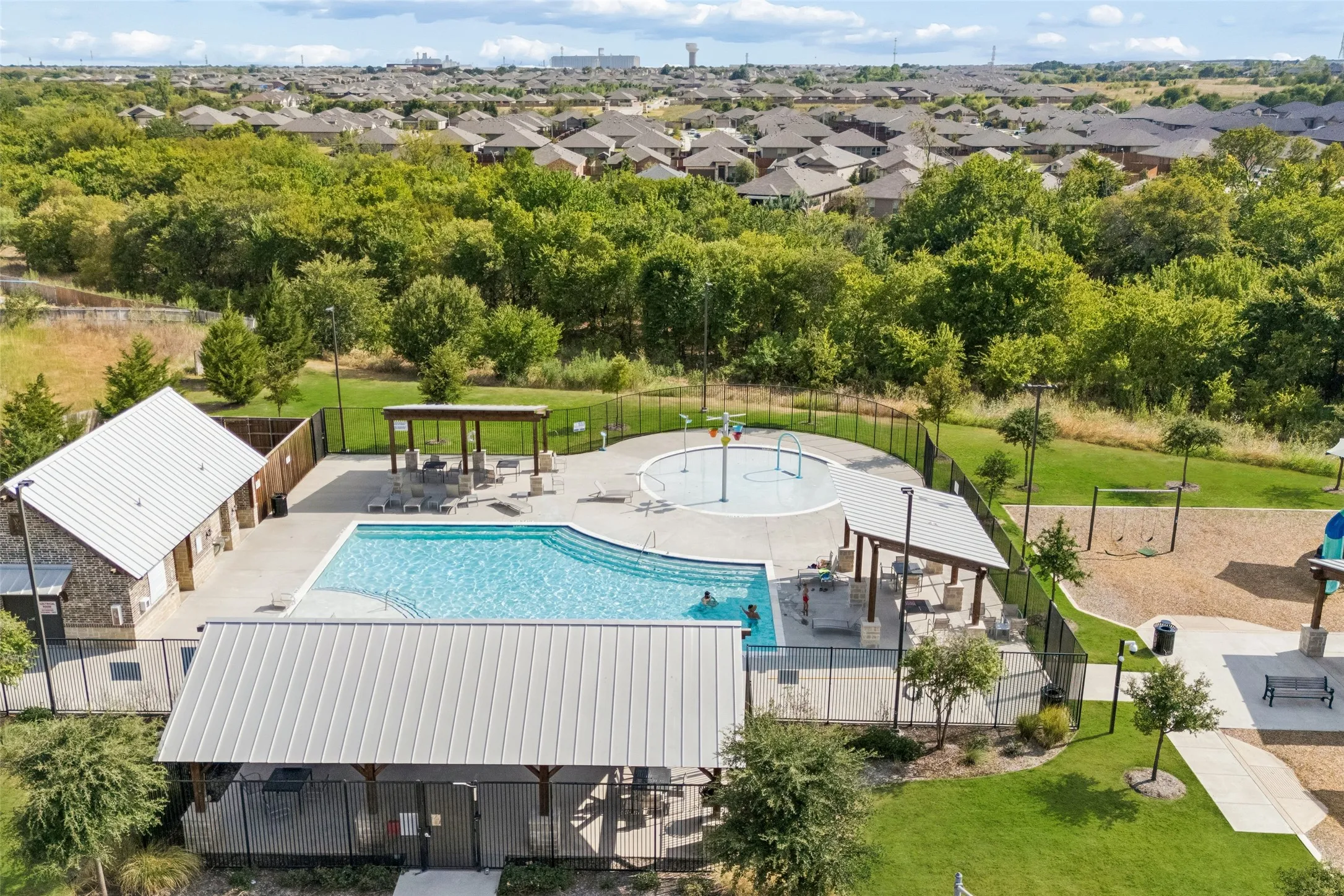 Single Family Residence For Sale in Tarrant County , 9213 Hill Topper Trail, Fort Worth, Texas 76131, 4 Bedroom, 2 Bathroom, 2 Garage spaces, 1,797 Sqft, built in 2019, mls#21373748, Real Estate Agent in Fort Worth, Homes For Sale in Tarrant county, Homes For Sale in Fort Worth, Realtor in Fort Worth Texas, Real Estate Brokerage Independent Realty Texas, Luminita Cordes Realtor