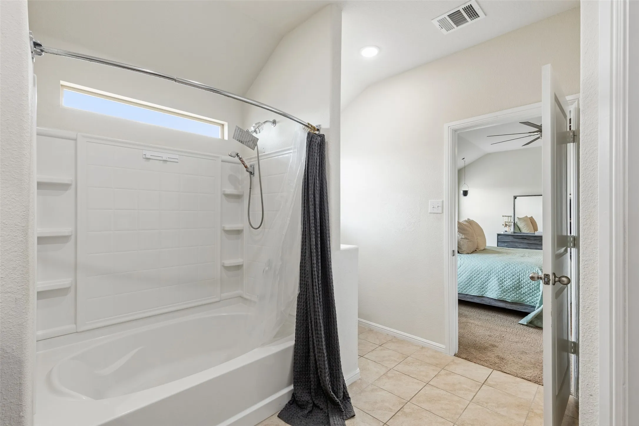 Single Family Residence For Sale in Tarrant County , 9213 Hill Topper Trail, Fort Worth, Texas 76131, 4 Bedroom, 2 Bathroom, 2 Garage spaces, 1,797 Sqft, built in 2019, mls#21373748, Real Estate Agent in Fort Worth, Homes For Sale in Tarrant county, Homes For Sale in Fort Worth, Realtor in Fort Worth Texas, Real Estate Brokerage Independent Realty Texas, Luminita Cordes Realtor