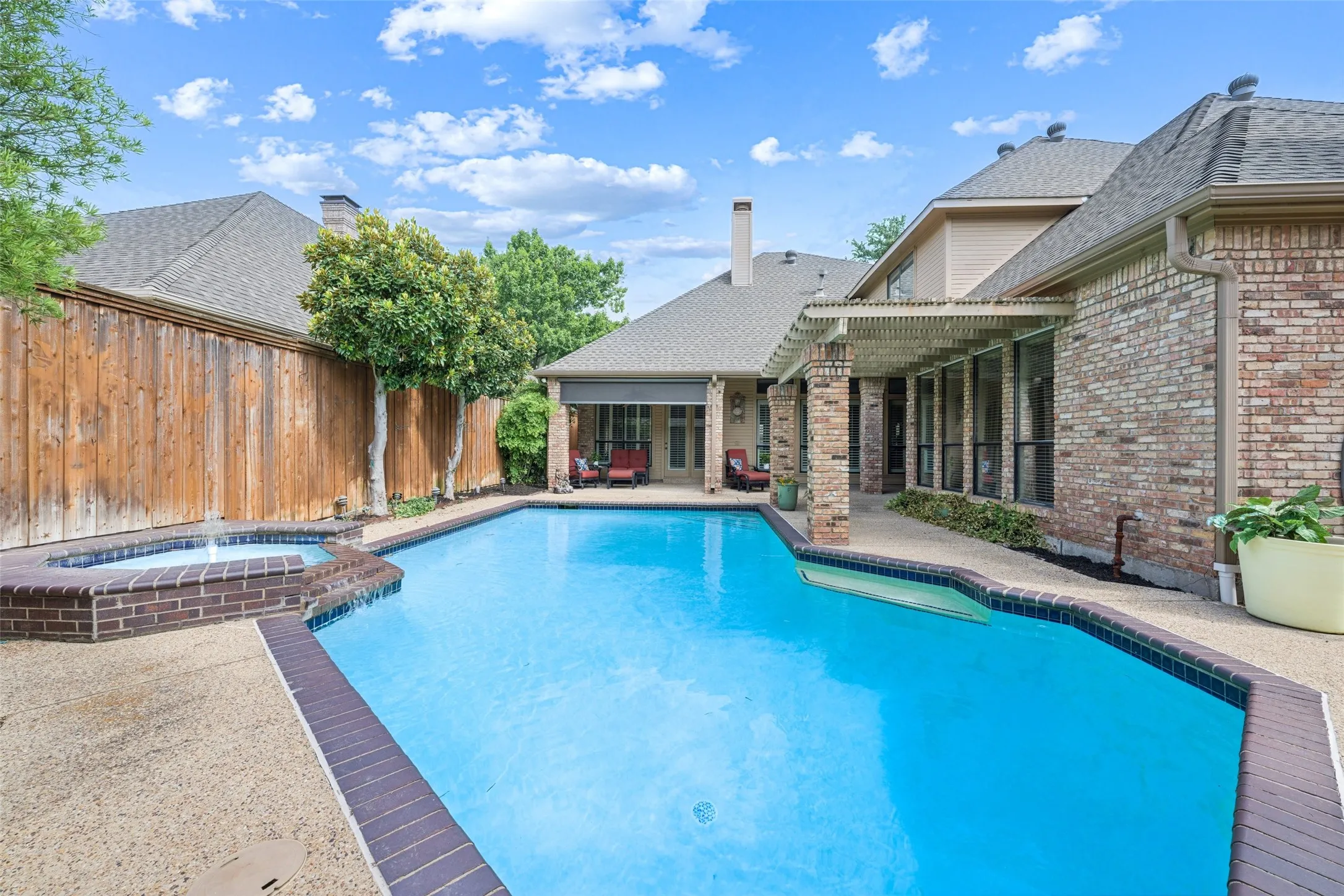 Single Family Residence For Sale in Collin County , 4428 Hollow Oak Drive, Dallas, Texas 75287, 4 Bedroom, 4 Bathroom, 2 Garage spaces, 3,605 Sqft, built in 1988, mls#21375394, Real Estate Agent in Dallas, Homes For Sale in Collin county, Homes For Sale in Dallas, Realtor in Dallas Texas, Real Estate Brokerage Independent Realty Texas, Luminita Cordes Realtor