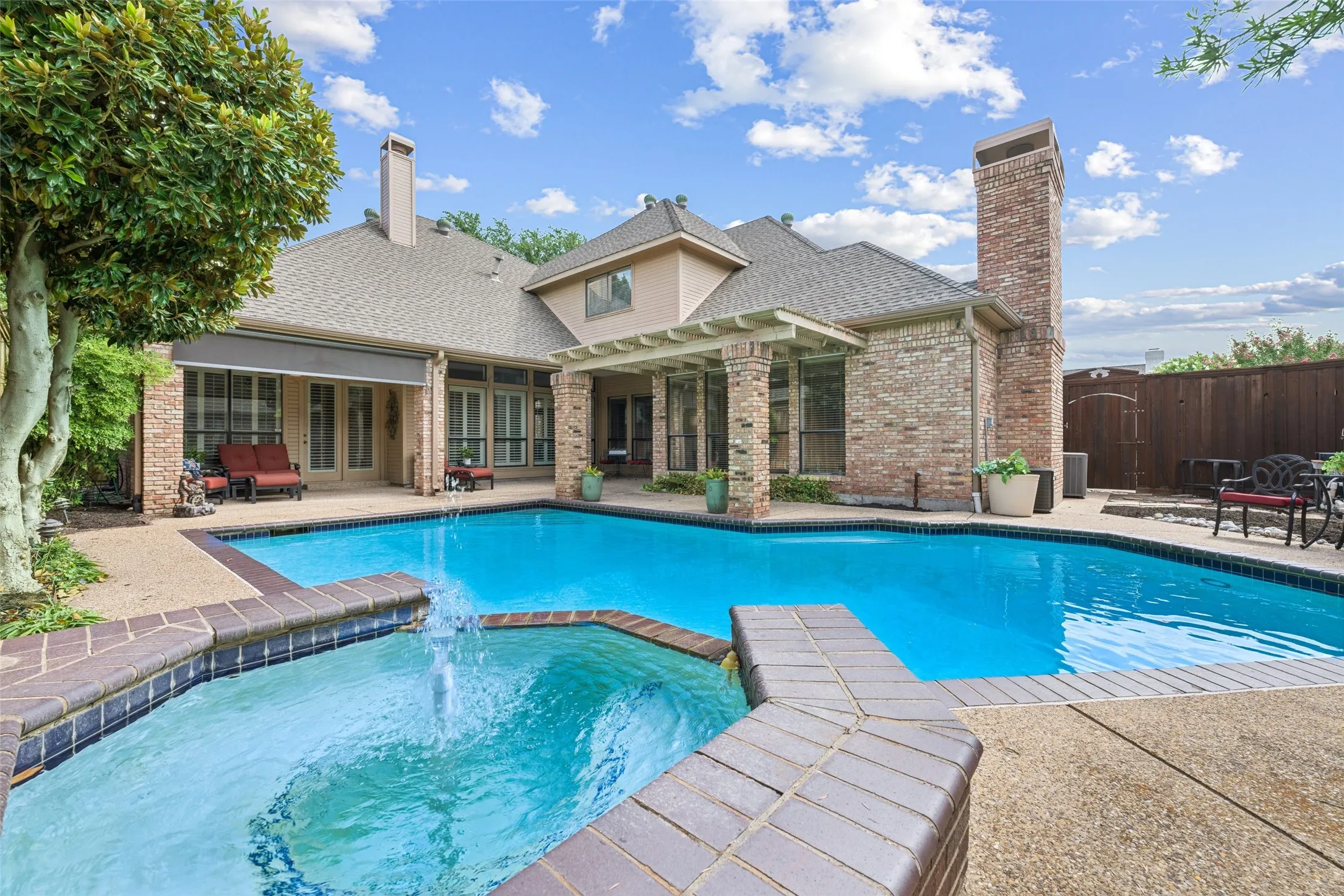 Single Family Residence For Sale in Collin County , 4428 Hollow Oak Drive, Dallas, Texas 75287, 4 Bedroom, 4 Bathroom, 2 Garage spaces, 3,605 Sqft, built in 1988, mls#21375394, Real Estate Agent in Dallas, Homes For Sale in Collin county, Homes For Sale in Dallas, Realtor in Dallas Texas, Real Estate Brokerage Independent Realty Texas, Luminita Cordes Realtor