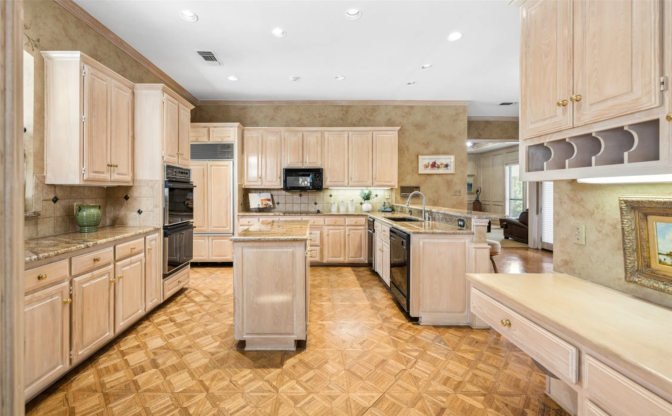 Single Family Residence For Sale in Collin County , 4428 Hollow Oak Drive, Dallas, Texas 75287, 4 Bedroom, 4 Bathroom, 2 Garage spaces, 3,605 Sqft, built in 1988, mls#21375394, Real Estate Agent in Dallas, Homes For Sale in Collin county, Homes For Sale in Dallas, Realtor in Dallas Texas, Real Estate Brokerage Independent Realty Texas, Luminita Cordes Realtor