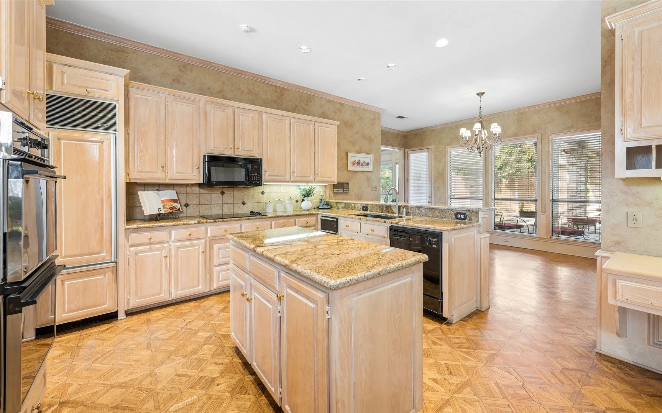 Single Family Residence For Sale in Collin County , 4428 Hollow Oak Drive, Dallas, Texas 75287, 4 Bedroom, 4 Bathroom, 2 Garage spaces, 3,605 Sqft, built in 1988, mls#21375394, Real Estate Agent in Dallas, Homes For Sale in Collin county, Homes For Sale in Dallas, Realtor in Dallas Texas, Real Estate Brokerage Independent Realty Texas, Luminita Cordes Realtor