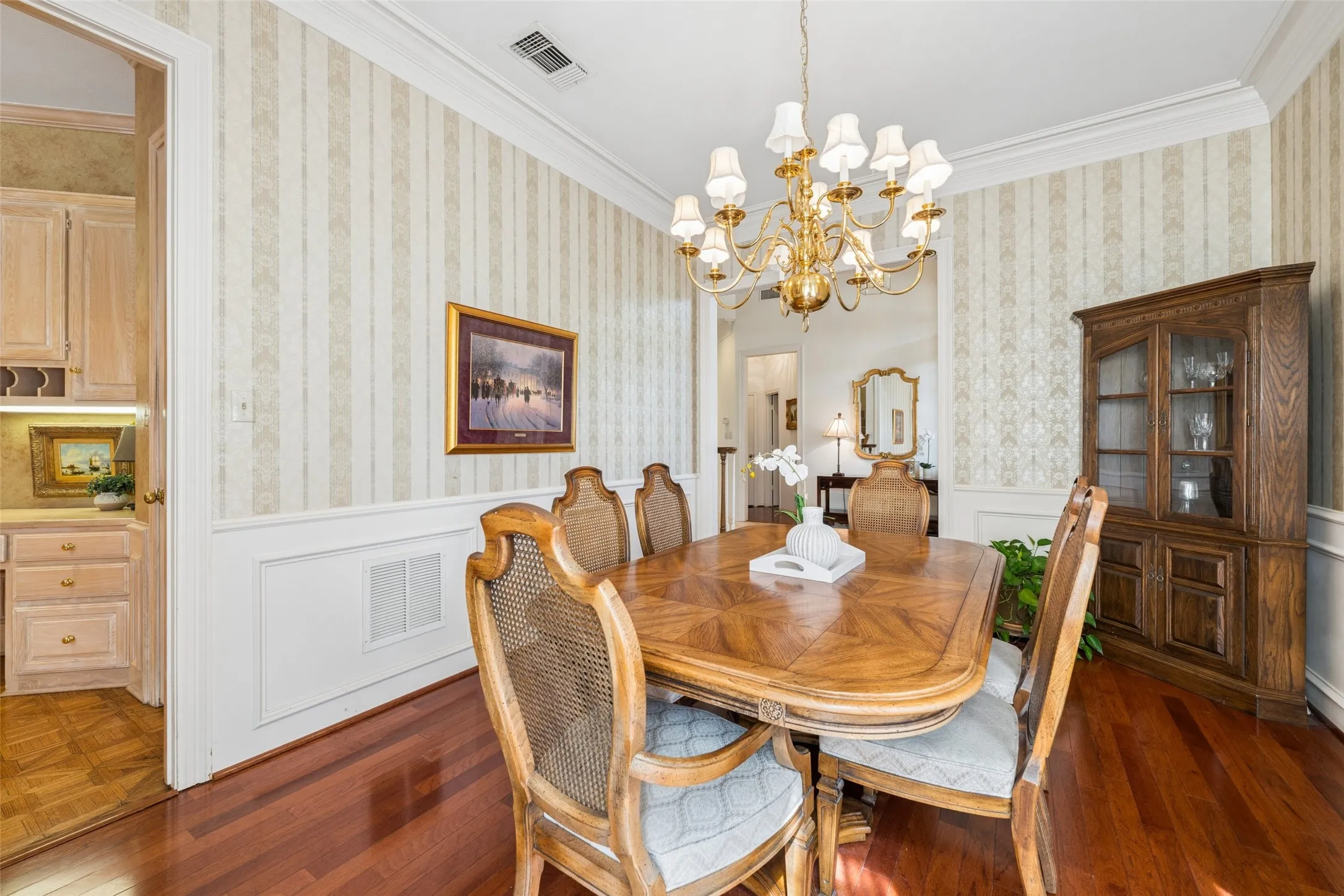 Single Family Residence For Sale in Collin County , 4428 Hollow Oak Drive, Dallas, Texas 75287, 4 Bedroom, 4 Bathroom, 2 Garage spaces, 3,605 Sqft, built in 1988, mls#21375394, Real Estate Agent in Dallas, Homes For Sale in Collin county, Homes For Sale in Dallas, Realtor in Dallas Texas, Real Estate Brokerage Independent Realty Texas, Luminita Cordes Realtor