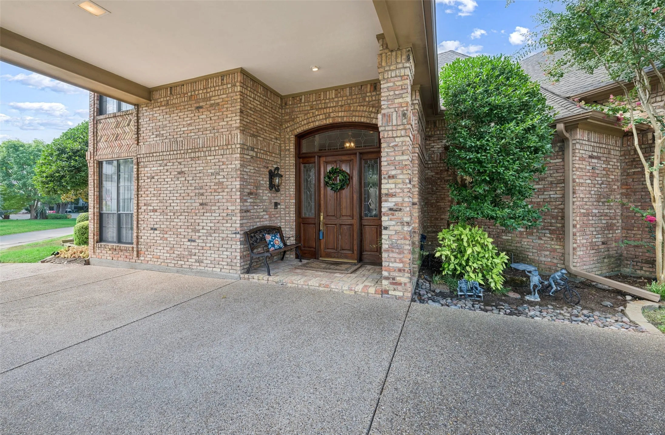 Single Family Residence For Sale in Collin County , 4428 Hollow Oak Drive, Dallas, Texas 75287, 4 Bedroom, 4 Bathroom, 2 Garage spaces, 3,605 Sqft, built in 1988, mls#21375394, Real Estate Agent in Dallas, Homes For Sale in Collin county, Homes For Sale in Dallas, Realtor in Dallas Texas, Real Estate Brokerage Independent Realty Texas, Luminita Cordes Realtor
