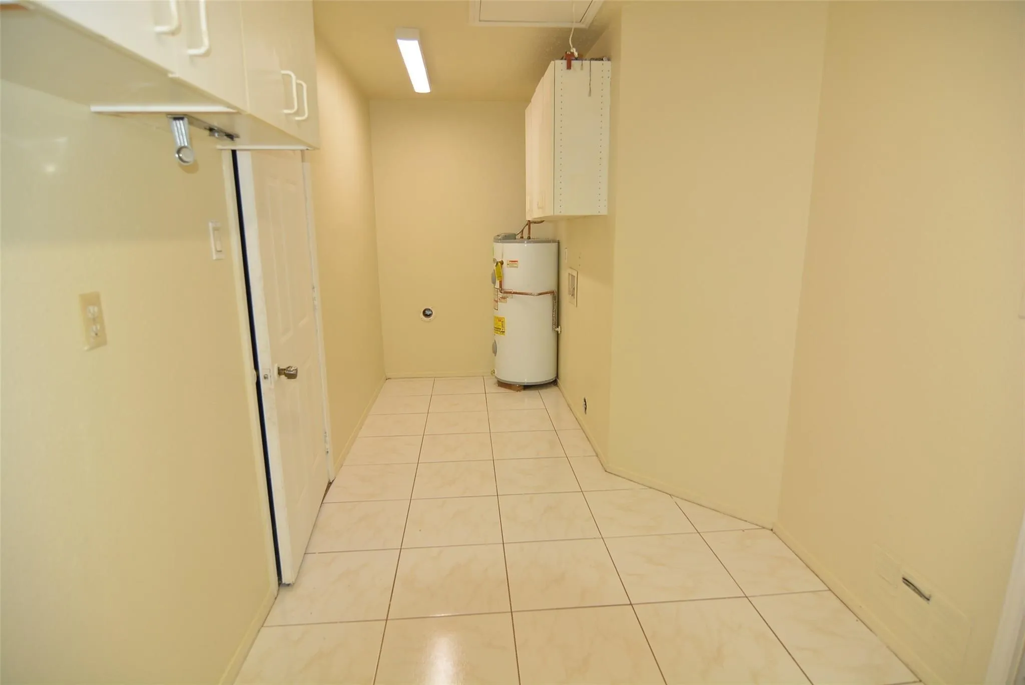Single Family Residence For Sale in Dallas County , 210 W Apollo Road, Garland, Texas 75040, 4 Bedroom, 2 Bathroom, 2 Garage spaces, 1,759 Sqft, built in 1983, mls#21376497, Real Estate Agent in Garland, Homes For Sale in Dallas county, Homes For Sale in Garland, Realtor in Garland Texas, Real Estate Brokerage Independent Realty Texas, Luminita Cordes Realtor