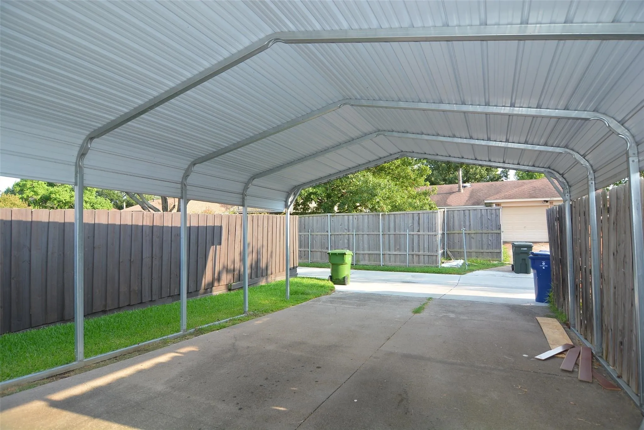 Single Family Residence For Sale in Dallas County , 210 W Apollo Road, Garland, Texas 75040, 4 Bedroom, 2 Bathroom, 2 Garage spaces, 1,759 Sqft, built in 1983, mls#21376497, Real Estate Agent in Garland, Homes For Sale in Dallas county, Homes For Sale in Garland, Realtor in Garland Texas, Real Estate Brokerage Independent Realty Texas, Luminita Cordes Realtor