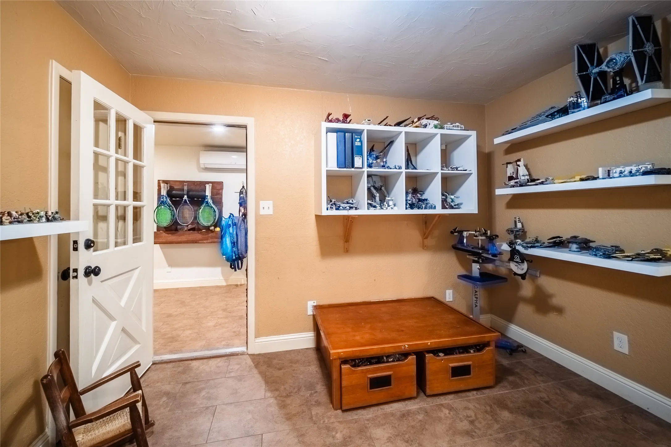 Single Family Residence For Rent in Tarrant County , 455 Love Henry Court, Southlake, Texas 76092, 4 Bedroom, 3 Bathroom, 3 Garage spaces, 3,637 Sqft, built in 1973, mls#21375287, Real Estate Agent in Southlake, Homes For Rent in Tarrant county, Homes For Rent in Southlake, Realtor in Southlake Texas, Real Estate Brokerage Independent Realty Texas, Luminita Cordes Realtor