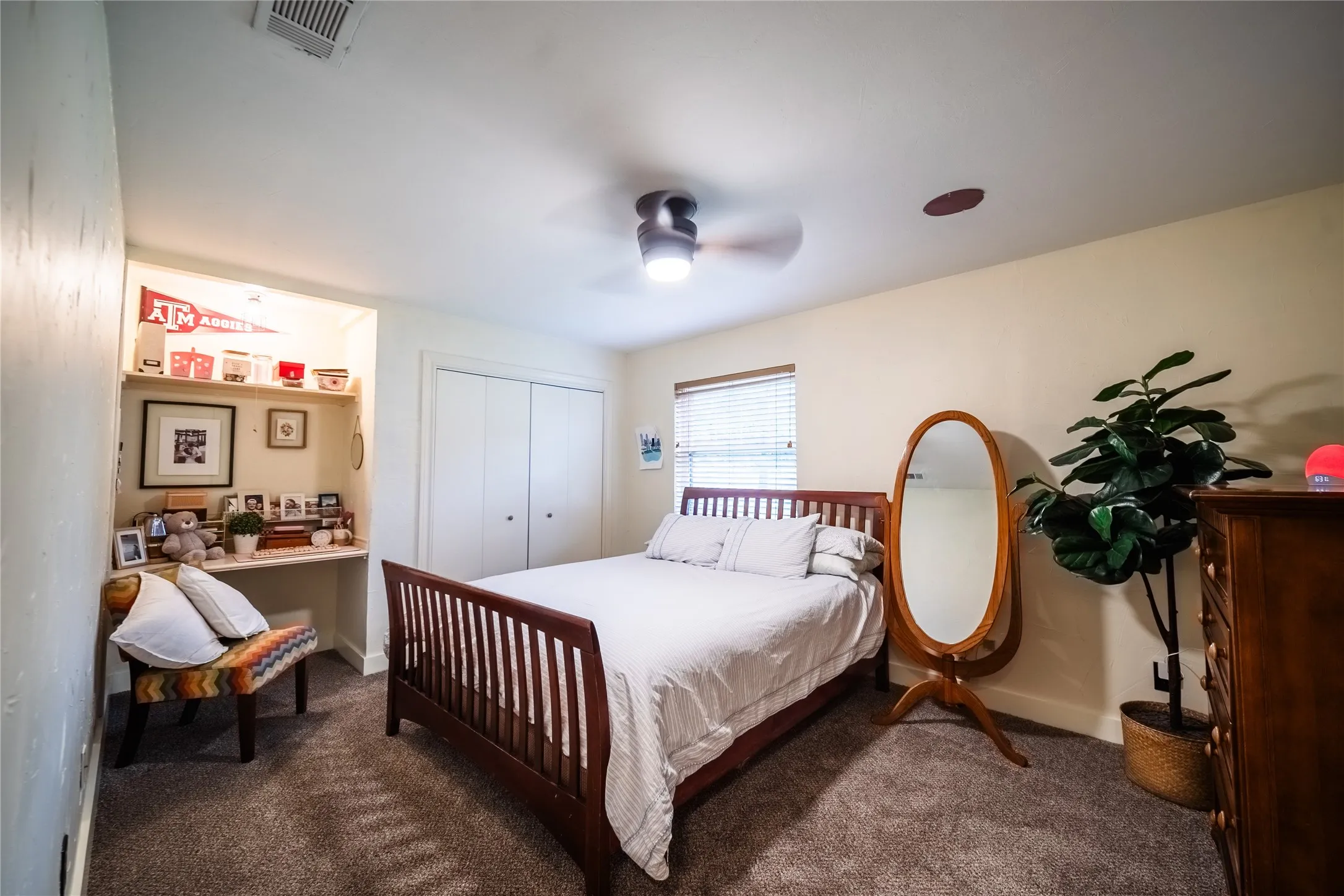 Single Family Residence For Rent in Tarrant County , 455 Love Henry Court, Southlake, Texas 76092, 4 Bedroom, 3 Bathroom, 3 Garage spaces, 3,637 Sqft, built in 1973, mls#21375287, Real Estate Agent in Southlake, Homes For Rent in Tarrant county, Homes For Rent in Southlake, Realtor in Southlake Texas, Real Estate Brokerage Independent Realty Texas, Luminita Cordes Realtor