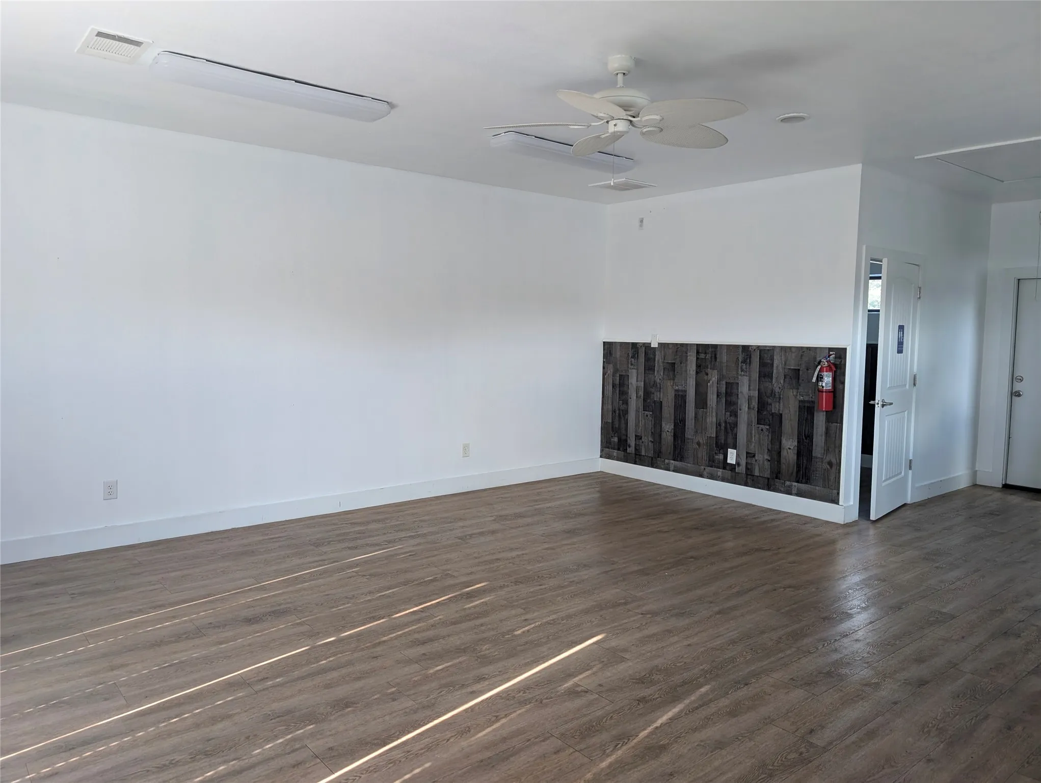 Office For Sale in Ellis County , 431 N State Highway 342, Red Oak, Texas 75154, 0, 0, Garage spaces, 0 Sqft, built in 2018, mls#21376396, Real Estate Agent in Red Oak, Homes For Sale in Ellis county, Homes For Sale in Red Oak, Realtor in Red Oak Texas, Real Estate Brokerage Independent Realty Texas, Luminita Cordes Realtor