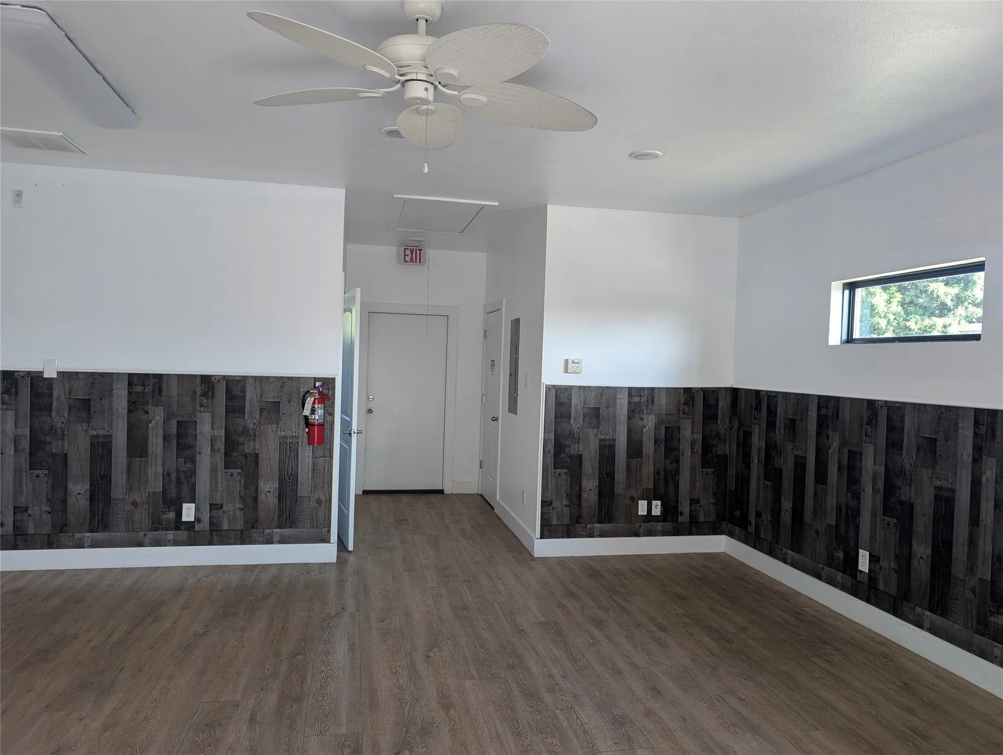 Office For Sale in Ellis County , 431 N State Highway 342, Red Oak, Texas 75154, 0, 0, Garage spaces, 0 Sqft, built in 2018, mls#21376396, Real Estate Agent in Red Oak, Homes For Sale in Ellis county, Homes For Sale in Red Oak, Realtor in Red Oak Texas, Real Estate Brokerage Independent Realty Texas, Luminita Cordes Realtor