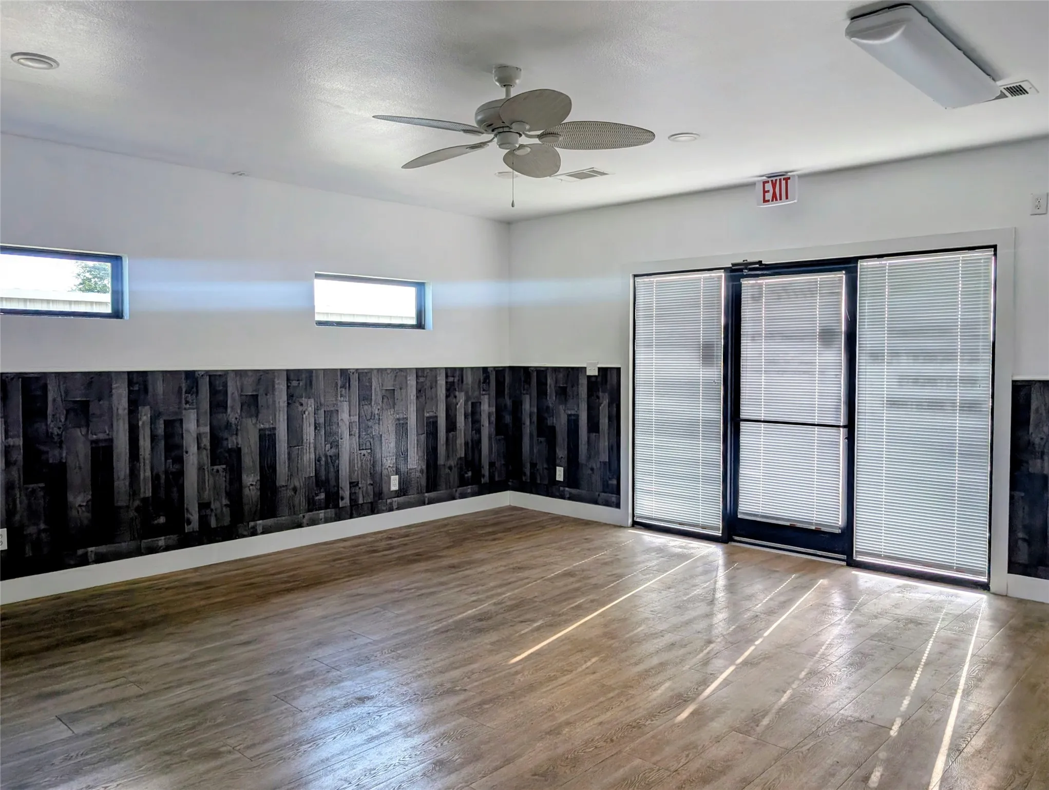 Office For Sale in Ellis County , 431 N State Highway 342, Red Oak, Texas 75154, 0, 0, Garage spaces, 0 Sqft, built in 2018, mls#21376396, Real Estate Agent in Red Oak, Homes For Sale in Ellis county, Homes For Sale in Red Oak, Realtor in Red Oak Texas, Real Estate Brokerage Independent Realty Texas, Luminita Cordes Realtor