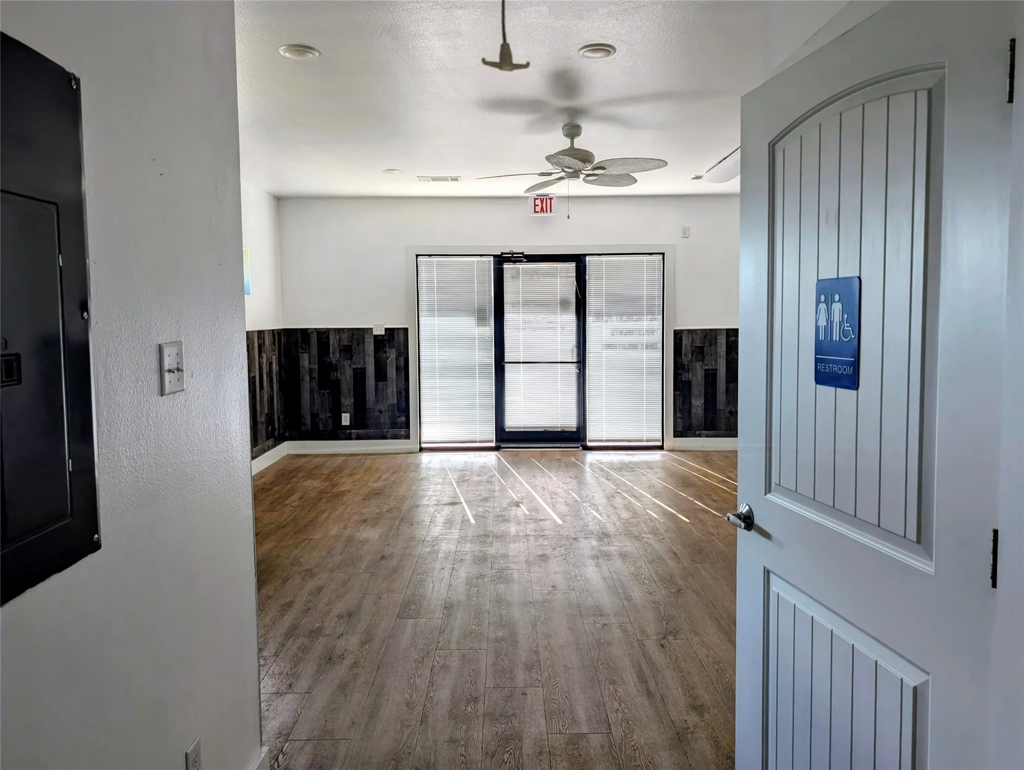 Office For Sale in Ellis County , 431 N State Highway 342, Red Oak, Texas 75154, 0, 0, Garage spaces, 0 Sqft, built in 2018, mls#21376396, Real Estate Agent in Red Oak, Homes For Sale in Ellis county, Homes For Sale in Red Oak, Realtor in Red Oak Texas, Real Estate Brokerage Independent Realty Texas, Luminita Cordes Realtor