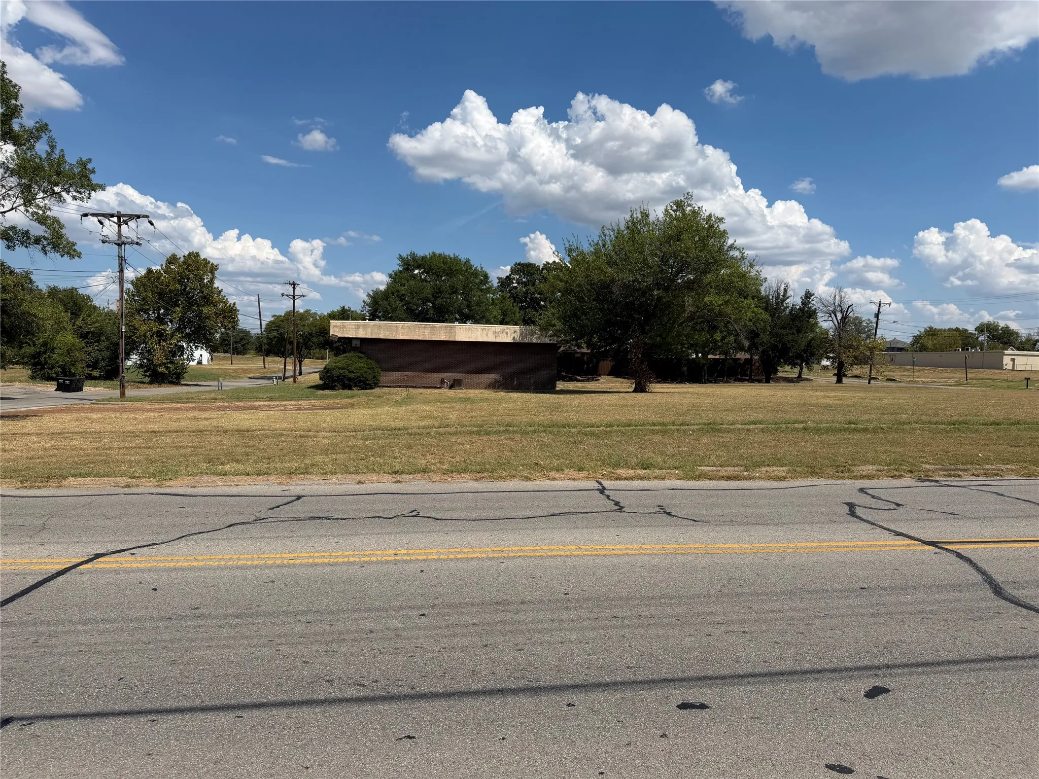 Office For Sale in Hunt County , 2701 Marshall Street, Greenville, Texas 75401, 0, 0, Garage spaces, 0 Sqft, built in 1980, mls#21374226, Real Estate Agent in Greenville, Homes For Sale in Hunt county, Homes For Sale in Greenville, Realtor in Greenville Texas, Real Estate Brokerage Independent Realty Texas, Luminita Cordes Realtor