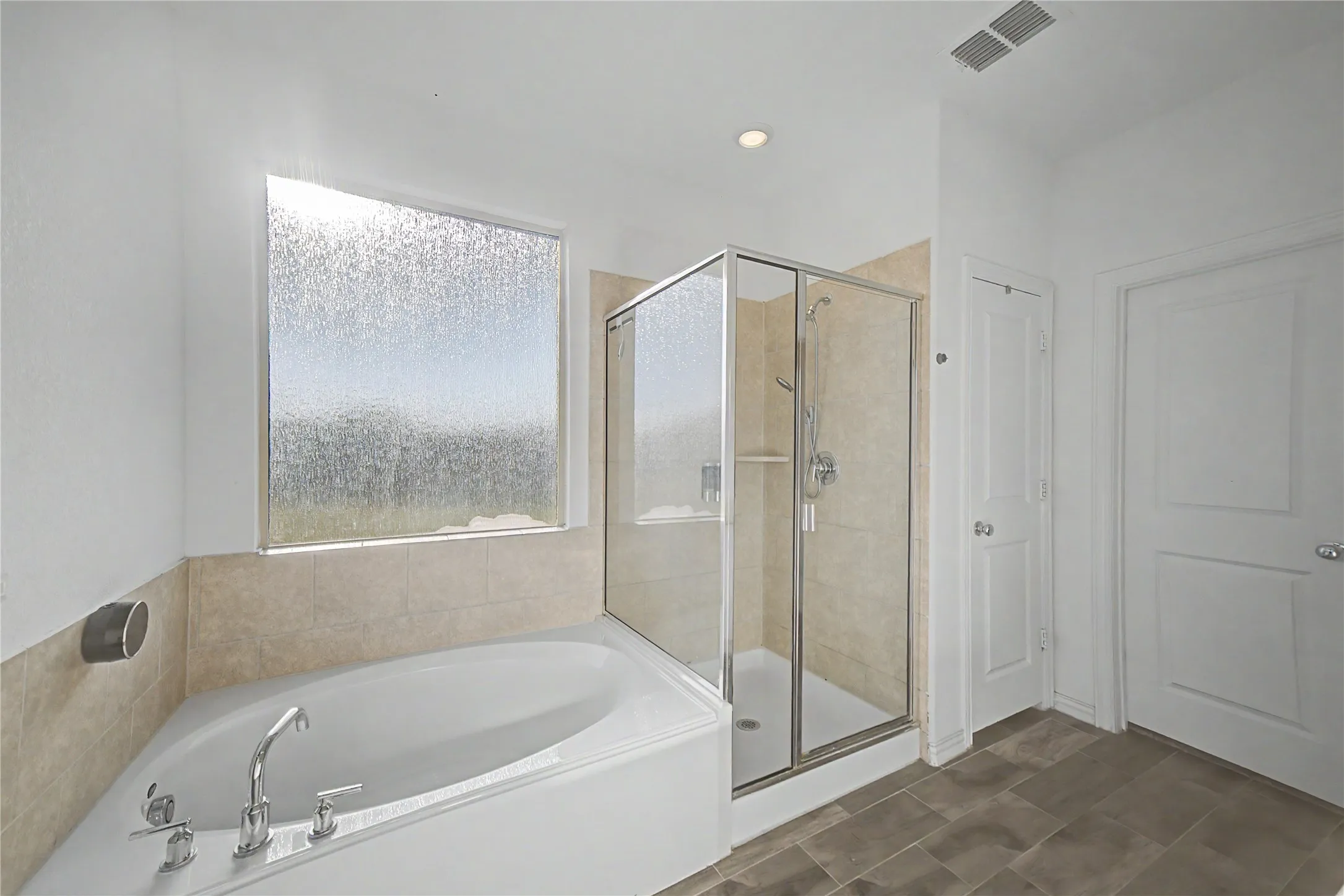 Single Family Residence For Sale in Collin County , 10011 Sovereign Drive, Frisco, Texas 75035, 4 Bedroom, 4 Bathroom, 2 Garage spaces, 3,183 Sqft, built in 2021, mls#21376498, Real Estate Agent in Frisco, Homes For Sale in Collin county, Homes For Sale in Frisco, Realtor in Frisco Texas, Real Estate Brokerage Independent Realty Texas, Luminita Cordes Realtor