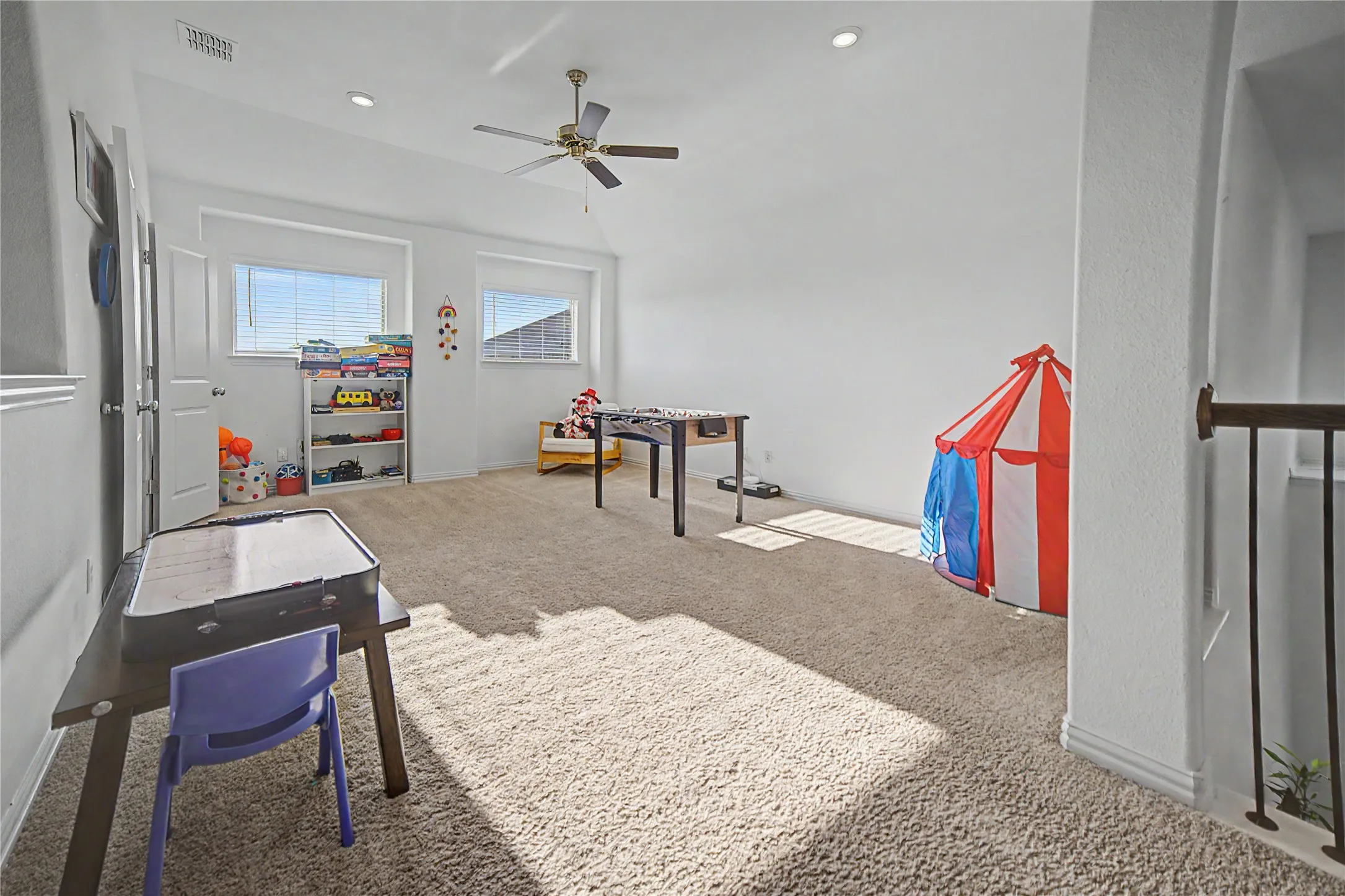 Single Family Residence For Sale in Collin County , 10011 Sovereign Drive, Frisco, Texas 75035, 4 Bedroom, 4 Bathroom, 2 Garage spaces, 3,183 Sqft, built in 2021, mls#21376498, Real Estate Agent in Frisco, Homes For Sale in Collin county, Homes For Sale in Frisco, Realtor in Frisco Texas, Real Estate Brokerage Independent Realty Texas, Luminita Cordes Realtor