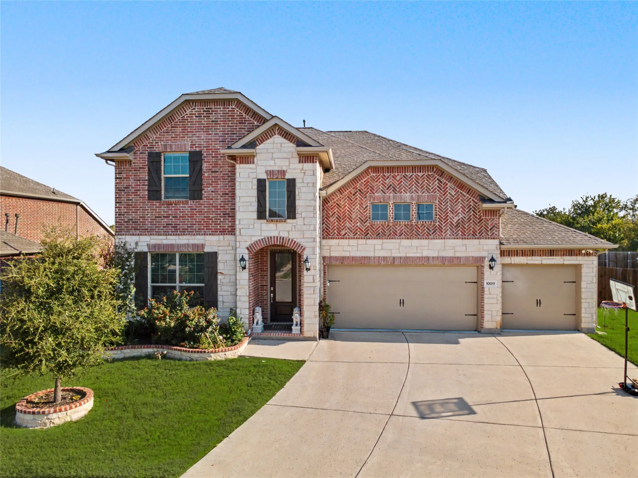 Single Family Residence For Sale in Collin County , 10011 Sovereign Drive, Frisco, Texas 75035, 4 Bedroom, 4 Bathroom, 2 Garage spaces, 3,183 Sqft, built in 2021, mls#21376498, Real Estate Agent in Frisco, Homes For Sale in Collin county, Homes For Sale in Frisco, Realtor in Frisco Texas, Real Estate Brokerage Independent Realty Texas, Luminita Cordes Realtor