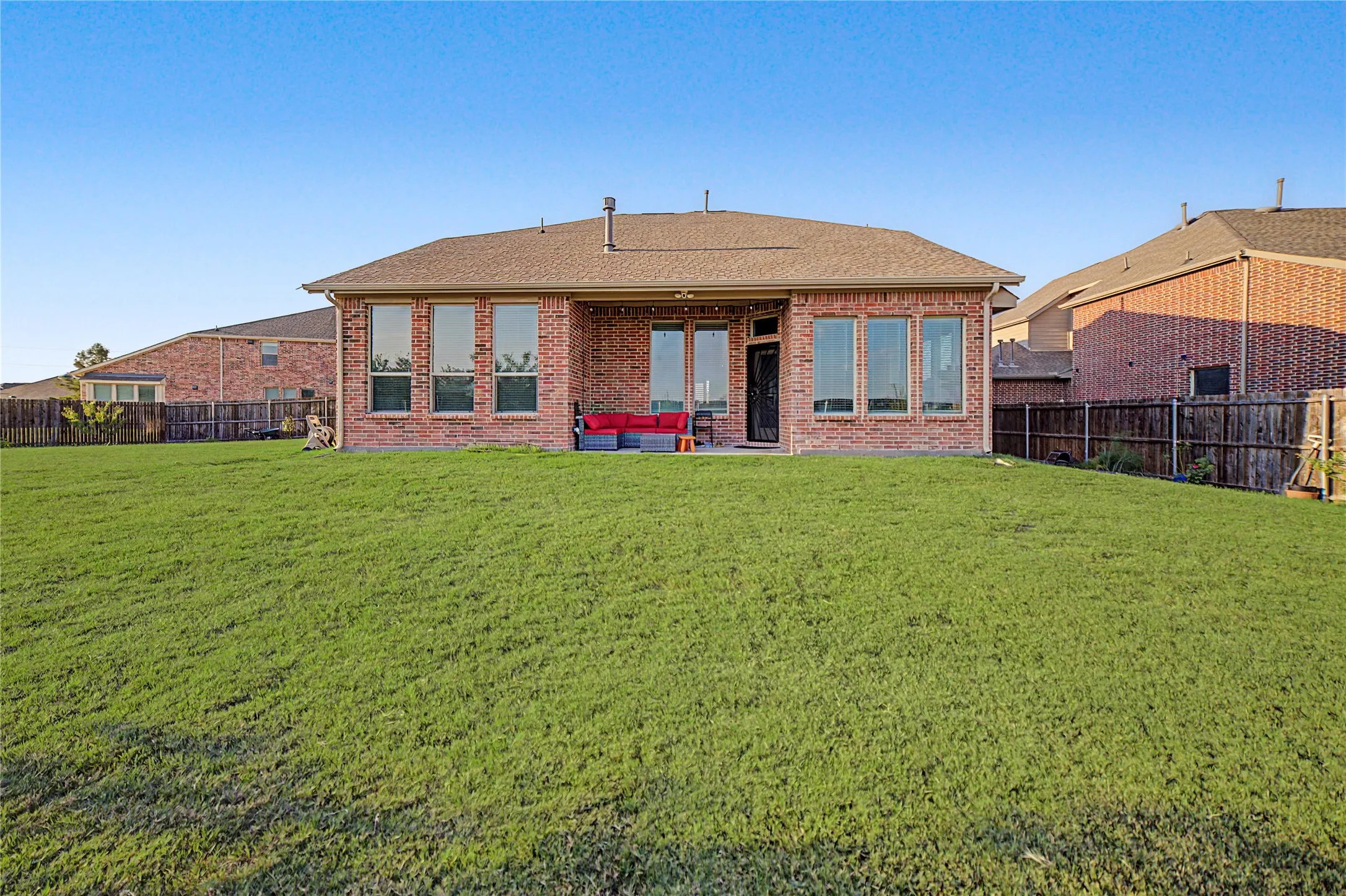 Single Family Residence For Sale in Collin County , 10011 Sovereign Drive, Frisco, Texas 75035, 4 Bedroom, 4 Bathroom, 2 Garage spaces, 3,183 Sqft, built in 2021, mls#21376498, Real Estate Agent in Frisco, Homes For Sale in Collin county, Homes For Sale in Frisco, Realtor in Frisco Texas, Real Estate Brokerage Independent Realty Texas, Luminita Cordes Realtor