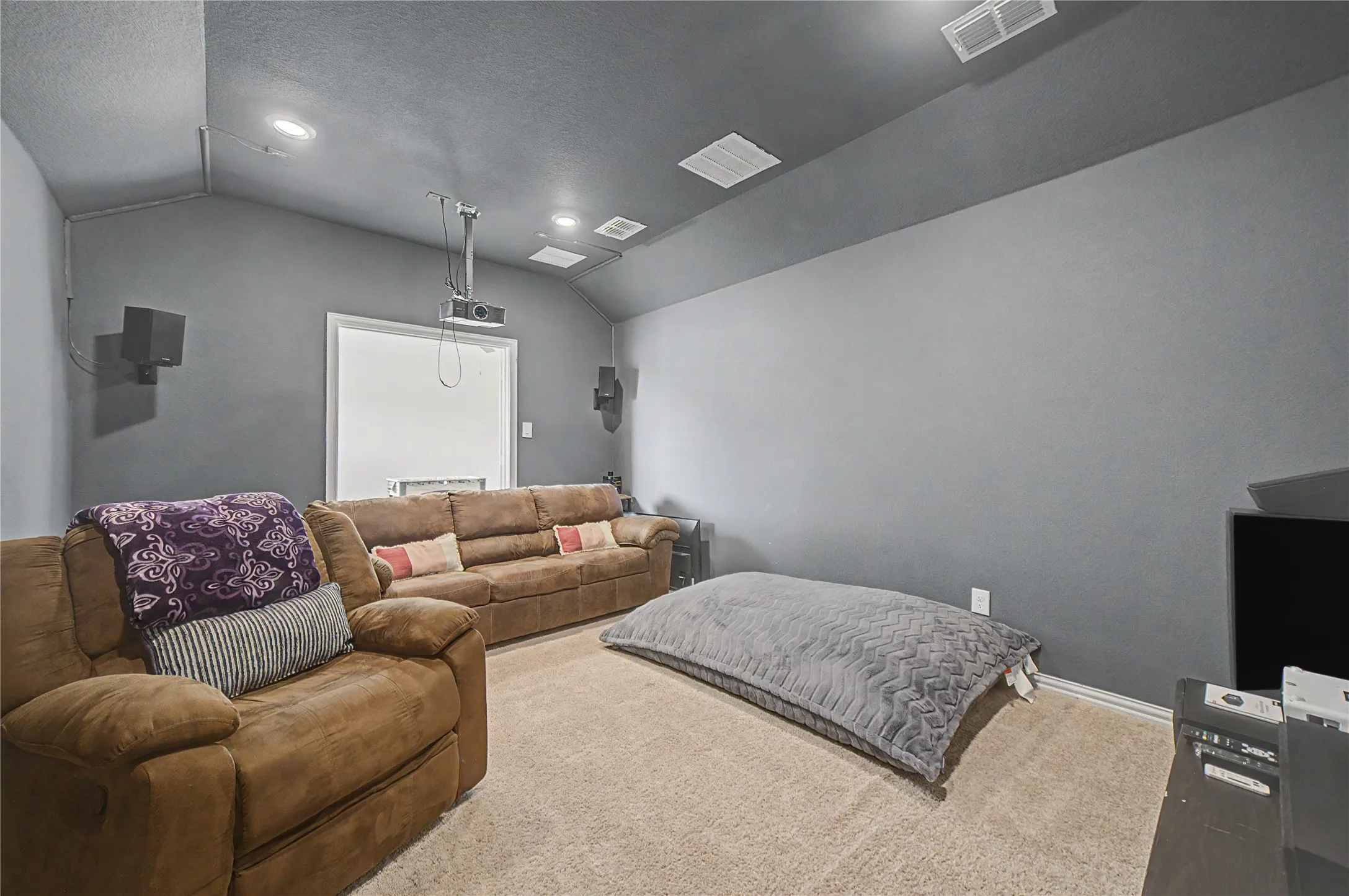 Single Family Residence For Sale in Collin County , 10011 Sovereign Drive, Frisco, Texas 75035, 4 Bedroom, 4 Bathroom, 2 Garage spaces, 3,183 Sqft, built in 2021, mls#21376498, Real Estate Agent in Frisco, Homes For Sale in Collin county, Homes For Sale in Frisco, Realtor in Frisco Texas, Real Estate Brokerage Independent Realty Texas, Luminita Cordes Realtor