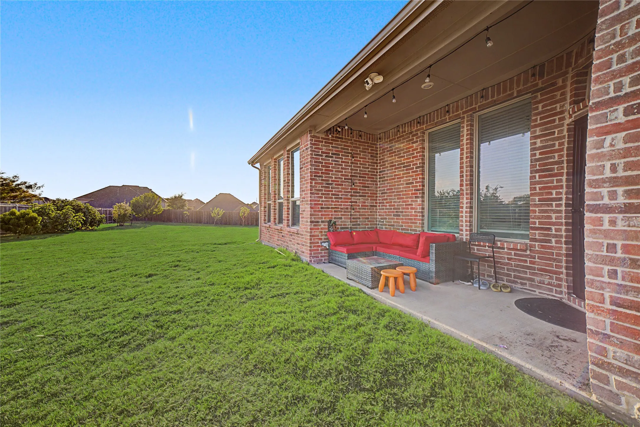 Single Family Residence For Sale in Collin County , 10011 Sovereign Drive, Frisco, Texas 75035, 4 Bedroom, 4 Bathroom, 2 Garage spaces, 3,183 Sqft, built in 2021, mls#21376498, Real Estate Agent in Frisco, Homes For Sale in Collin county, Homes For Sale in Frisco, Realtor in Frisco Texas, Real Estate Brokerage Independent Realty Texas, Luminita Cordes Realtor