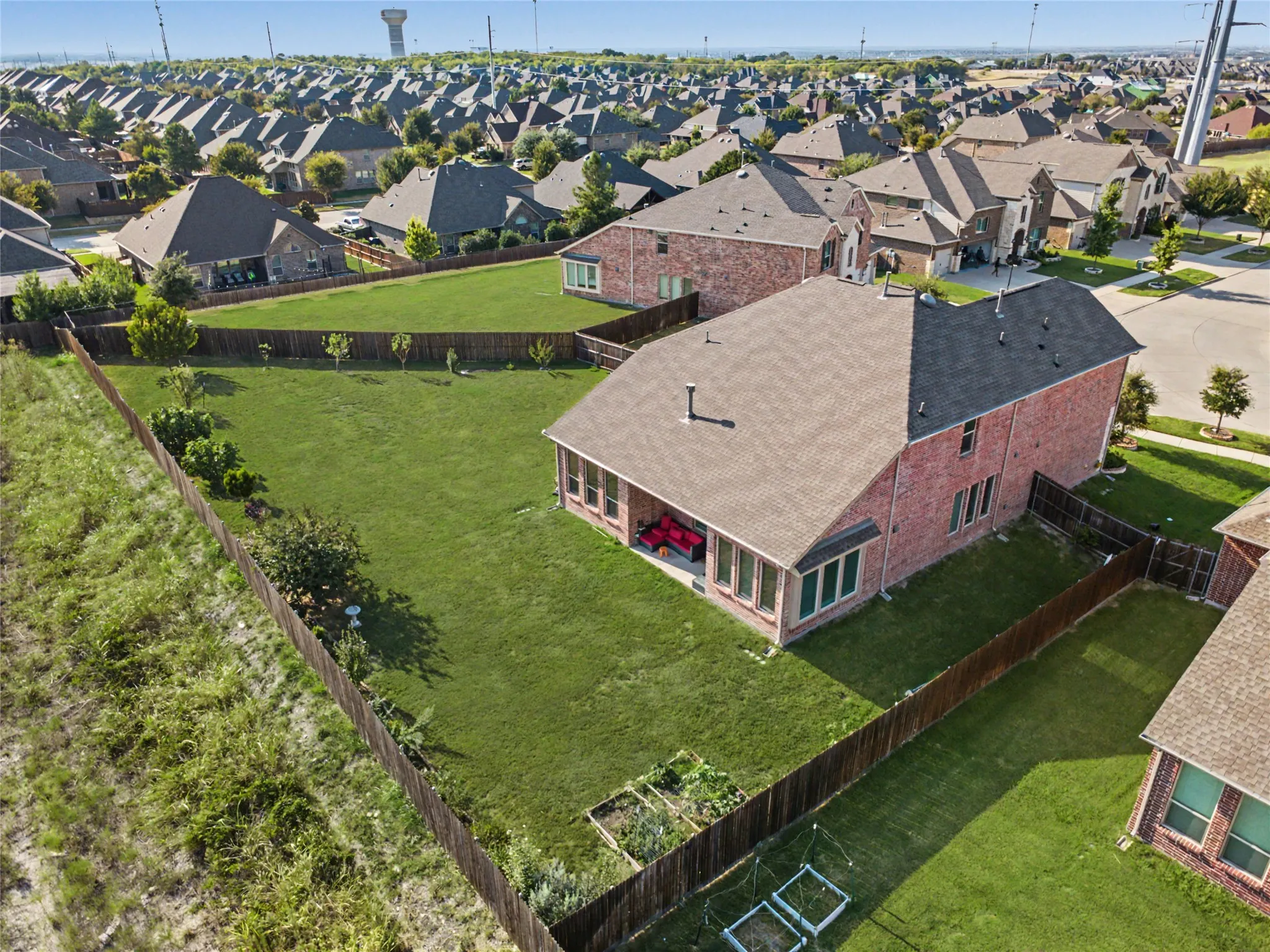 Single Family Residence For Sale in Collin County , 10011 Sovereign Drive, Frisco, Texas 75035, 4 Bedroom, 4 Bathroom, 2 Garage spaces, 3,183 Sqft, built in 2021, mls#21376498, Real Estate Agent in Frisco, Homes For Sale in Collin county, Homes For Sale in Frisco, Realtor in Frisco Texas, Real Estate Brokerage Independent Realty Texas, Luminita Cordes Realtor