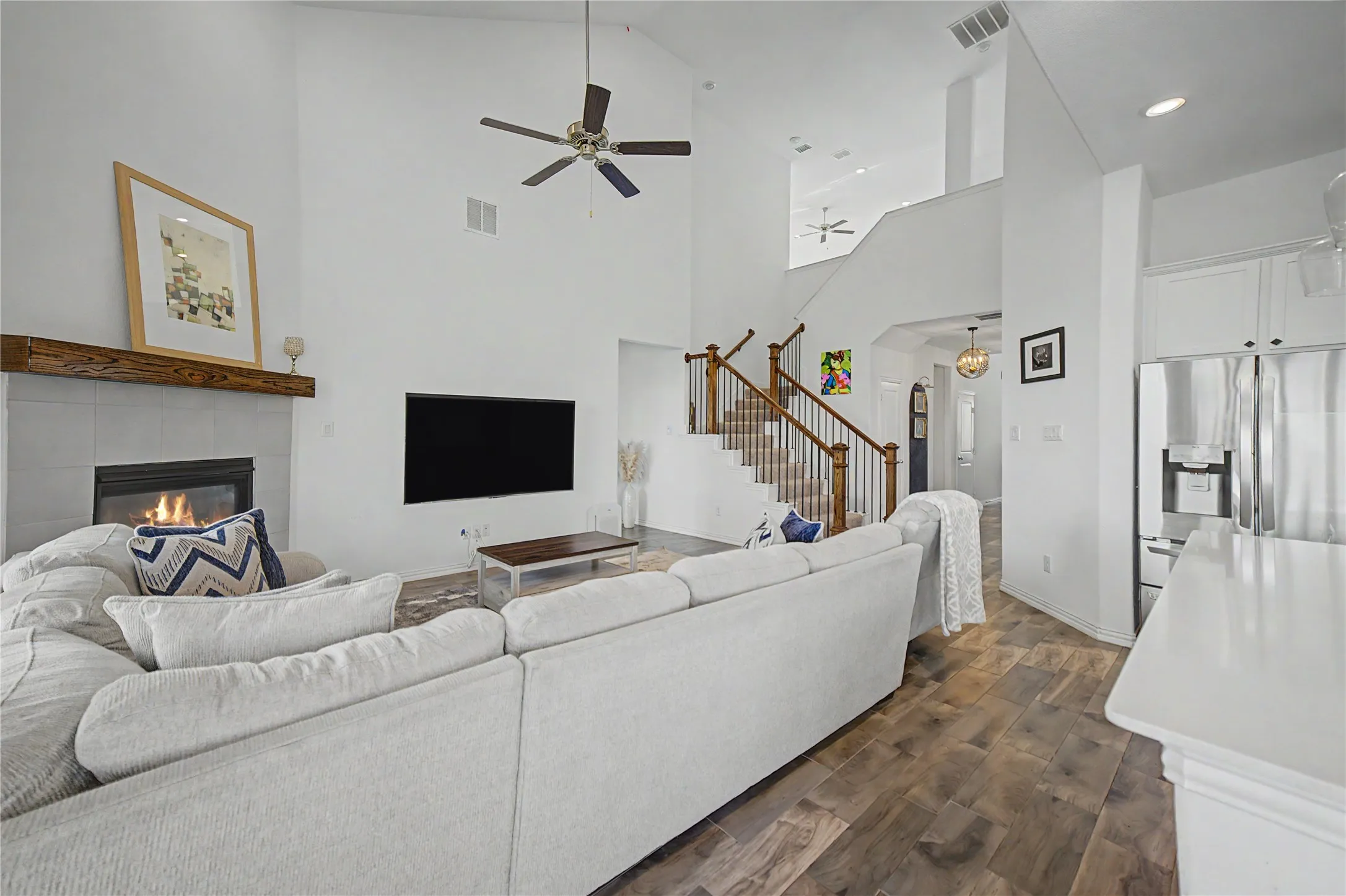 Single Family Residence For Sale in Collin County , 10011 Sovereign Drive, Frisco, Texas 75035, 4 Bedroom, 4 Bathroom, 2 Garage spaces, 3,183 Sqft, built in 2021, mls#21376498, Real Estate Agent in Frisco, Homes For Sale in Collin county, Homes For Sale in Frisco, Realtor in Frisco Texas, Real Estate Brokerage Independent Realty Texas, Luminita Cordes Realtor