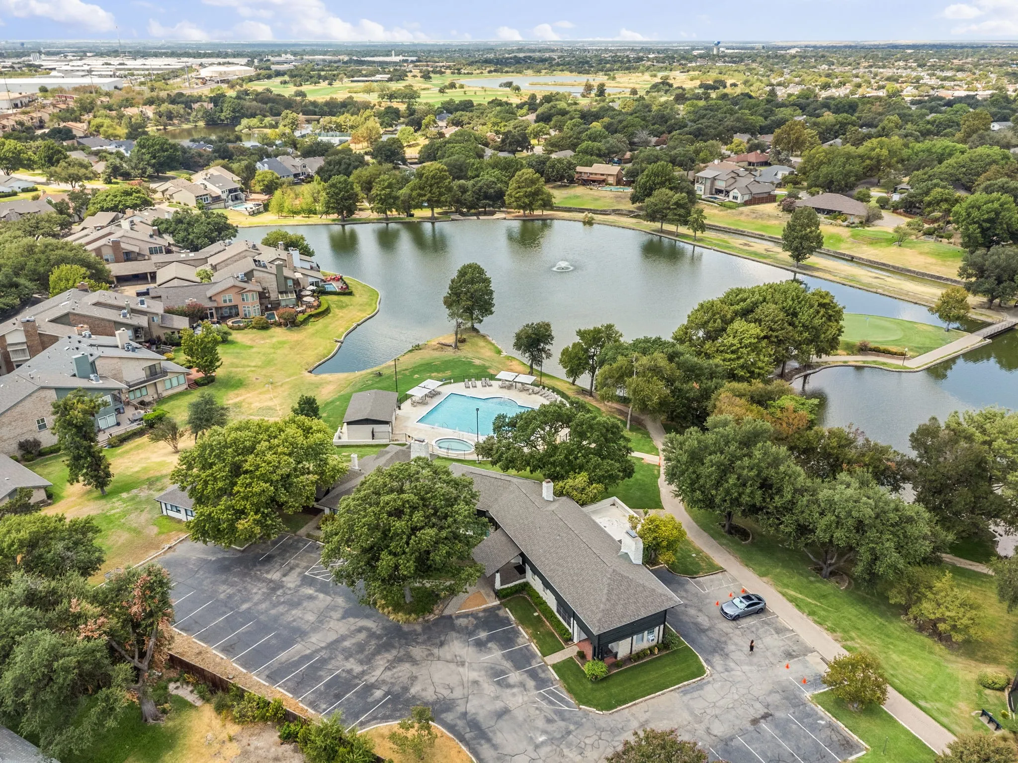 Single Family Residence For Sale in Dallas County , 2702 Wagonwheel Drive, Carrollton, Texas 75006, 4 Bedroom, 3 Bathroom, 2 Garage spaces, 2,493 Sqft, built in 1974, mls#21376175, Real Estate Agent in Carrollton, Homes For Sale in Dallas county, Homes For Sale in Carrollton, Realtor in Carrollton Texas, Real Estate Brokerage Independent Realty Texas, Luminita Cordes Realtor