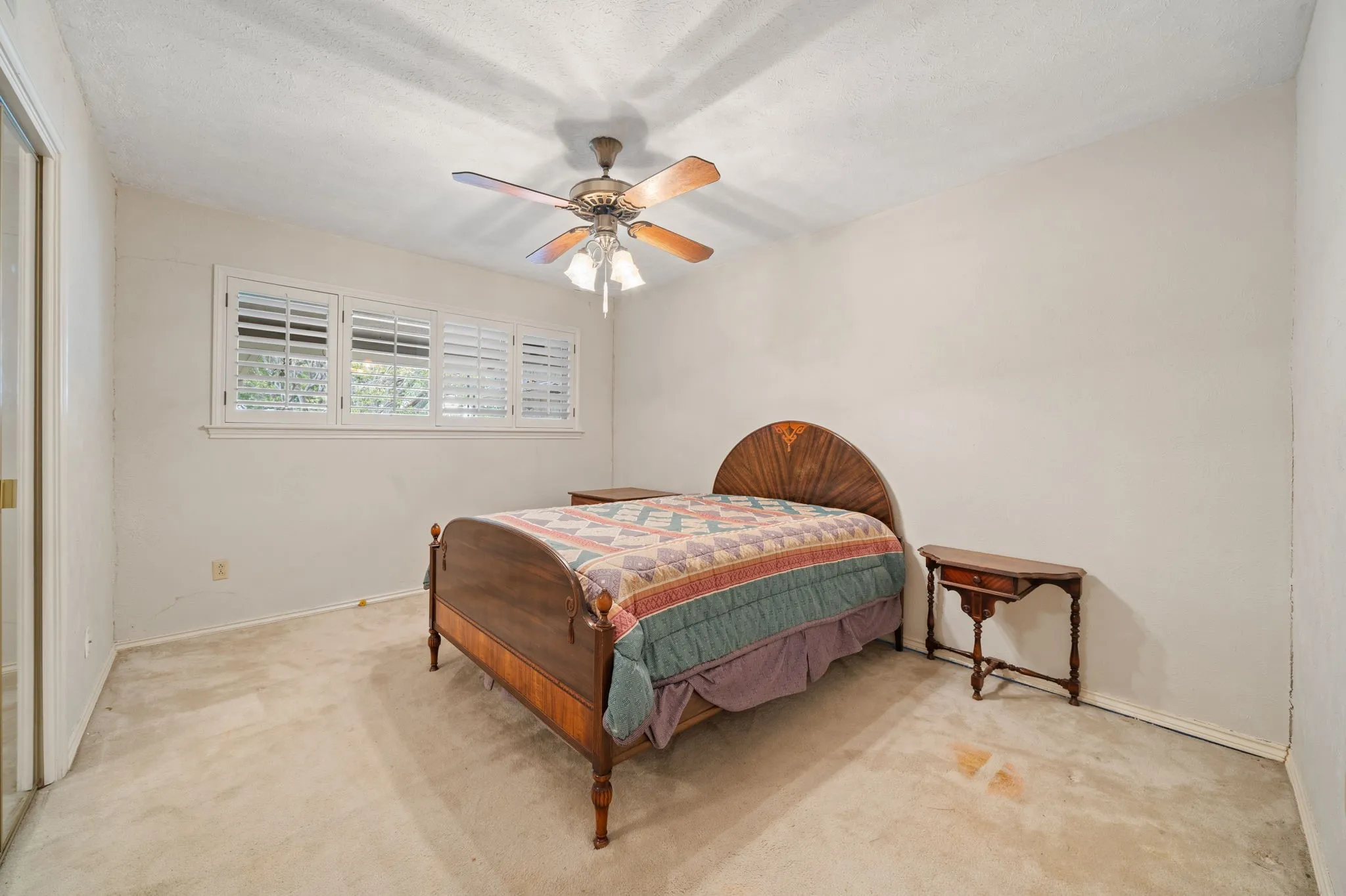 Single Family Residence For Sale in Dallas County , 2702 Wagonwheel Drive, Carrollton, Texas 75006, 4 Bedroom, 3 Bathroom, 2 Garage spaces, 2,493 Sqft, built in 1974, mls#21376175, Real Estate Agent in Carrollton, Homes For Sale in Dallas county, Homes For Sale in Carrollton, Realtor in Carrollton Texas, Real Estate Brokerage Independent Realty Texas, Luminita Cordes Realtor