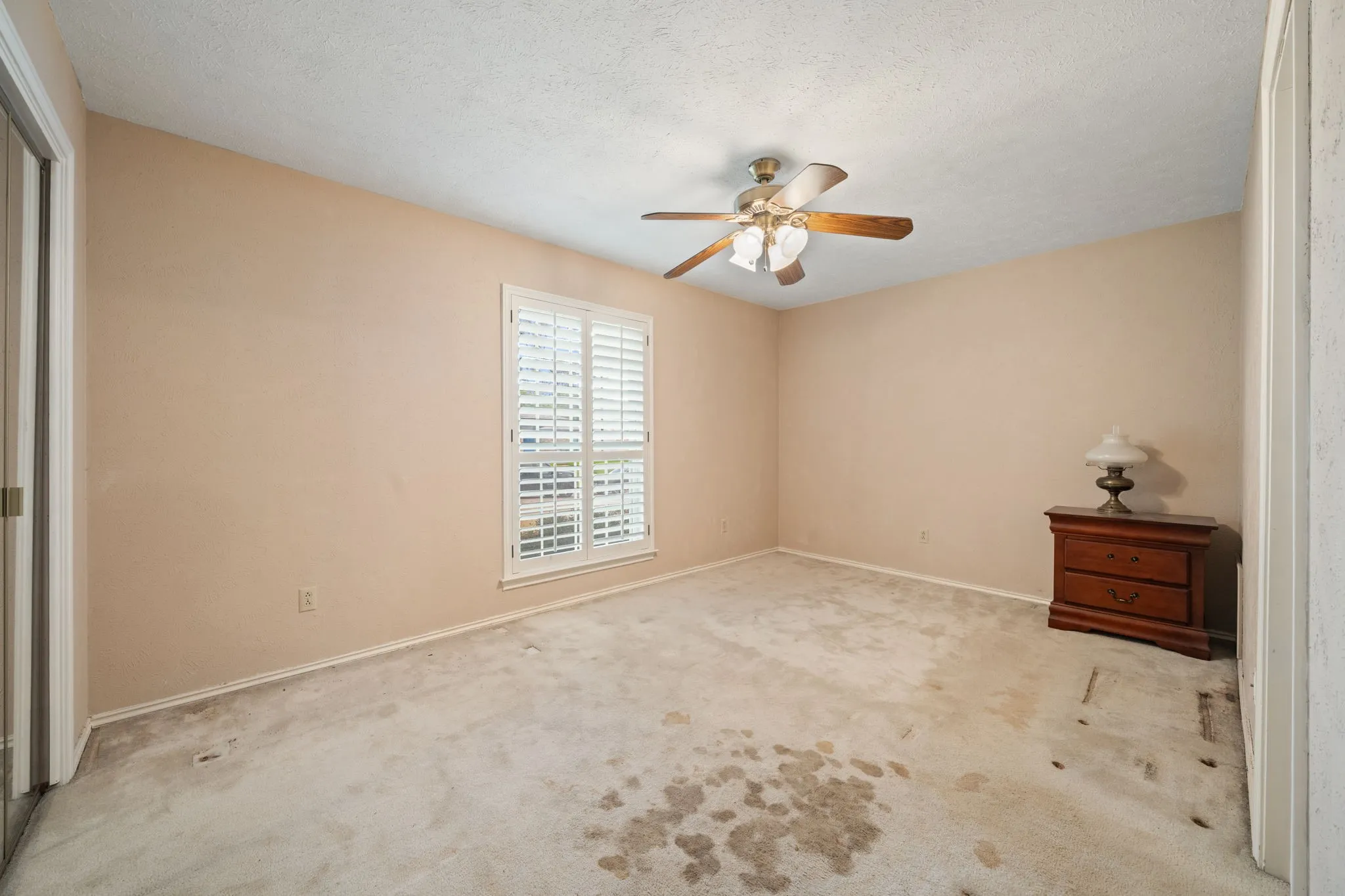 Single Family Residence For Sale in Dallas County , 2702 Wagonwheel Drive, Carrollton, Texas 75006, 4 Bedroom, 3 Bathroom, 2 Garage spaces, 2,493 Sqft, built in 1974, mls#21376175, Real Estate Agent in Carrollton, Homes For Sale in Dallas county, Homes For Sale in Carrollton, Realtor in Carrollton Texas, Real Estate Brokerage Independent Realty Texas, Luminita Cordes Realtor