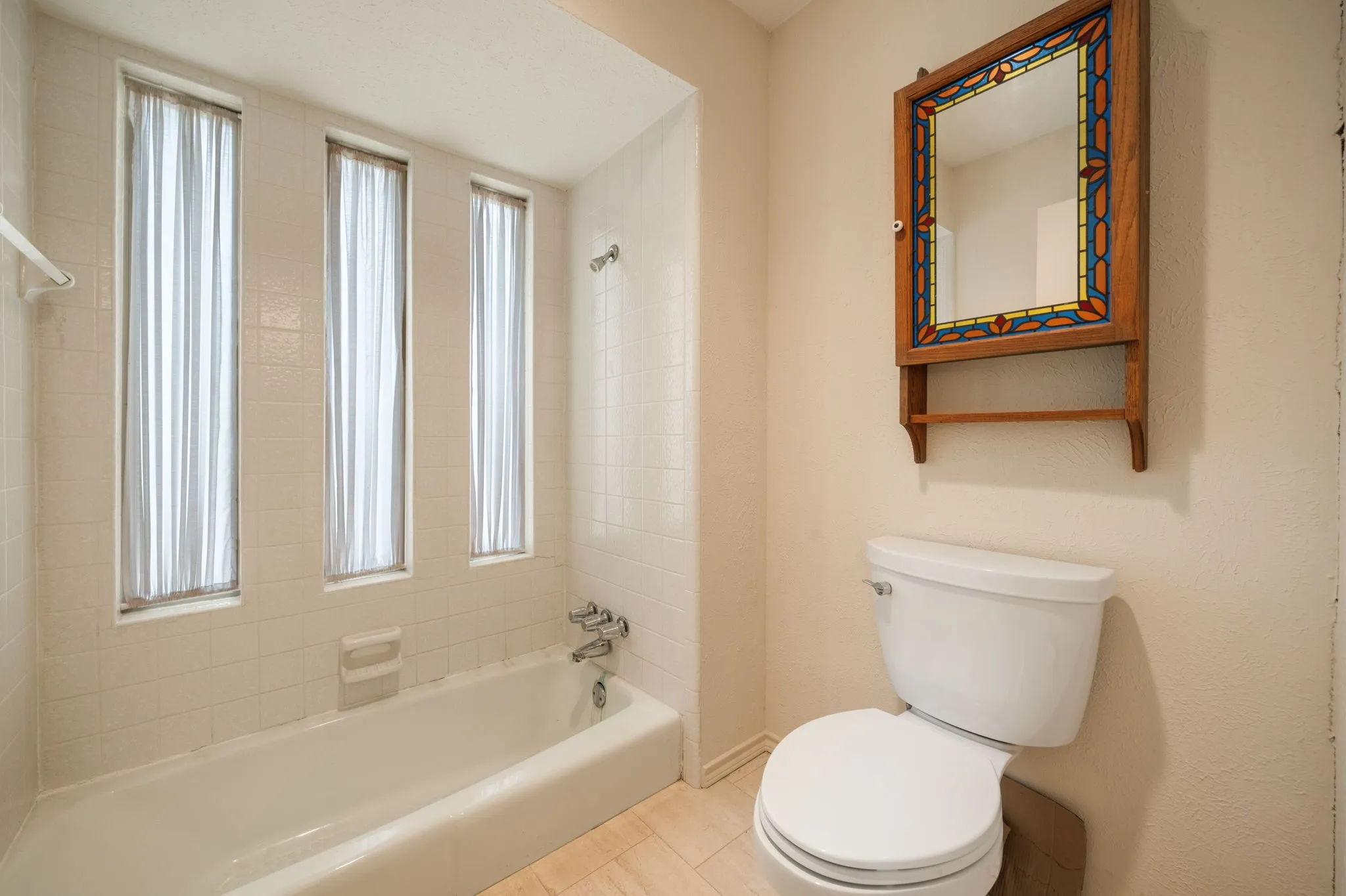 Single Family Residence For Sale in Dallas County , 2702 Wagonwheel Drive, Carrollton, Texas 75006, 4 Bedroom, 3 Bathroom, 2 Garage spaces, 2,493 Sqft, built in 1974, mls#21376175, Real Estate Agent in Carrollton, Homes For Sale in Dallas county, Homes For Sale in Carrollton, Realtor in Carrollton Texas, Real Estate Brokerage Independent Realty Texas, Luminita Cordes Realtor
