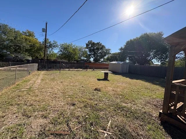 Single Family Residence For Rent in Taylor County , 909 S Jefferson Drive, Abilene, Texas 79605, 3 Bedroom, 1 Bathroom, 1 Garage spaces, 1,228 Sqft, built in 1953, mls#21376499, Real Estate Agent in Abilene, Homes For Rent in Taylor county, Homes For Rent in Abilene, Realtor in Abilene Texas, Real Estate Brokerage Independent Realty Texas, Luminita Cordes Realtor