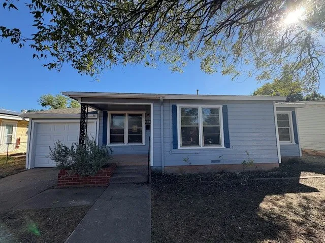 Single Family Residence For Rent in Taylor County , 909 S Jefferson Drive, Abilene, Texas 79605, 3 Bedroom, 1 Bathroom, 1 Garage spaces, 1,228 Sqft, built in 1953, mls#21376499, Real Estate Agent in Abilene, Homes For Rent in Taylor county, Homes For Rent in Abilene, Realtor in Abilene Texas, Real Estate Brokerage Independent Realty Texas, Luminita Cordes Realtor