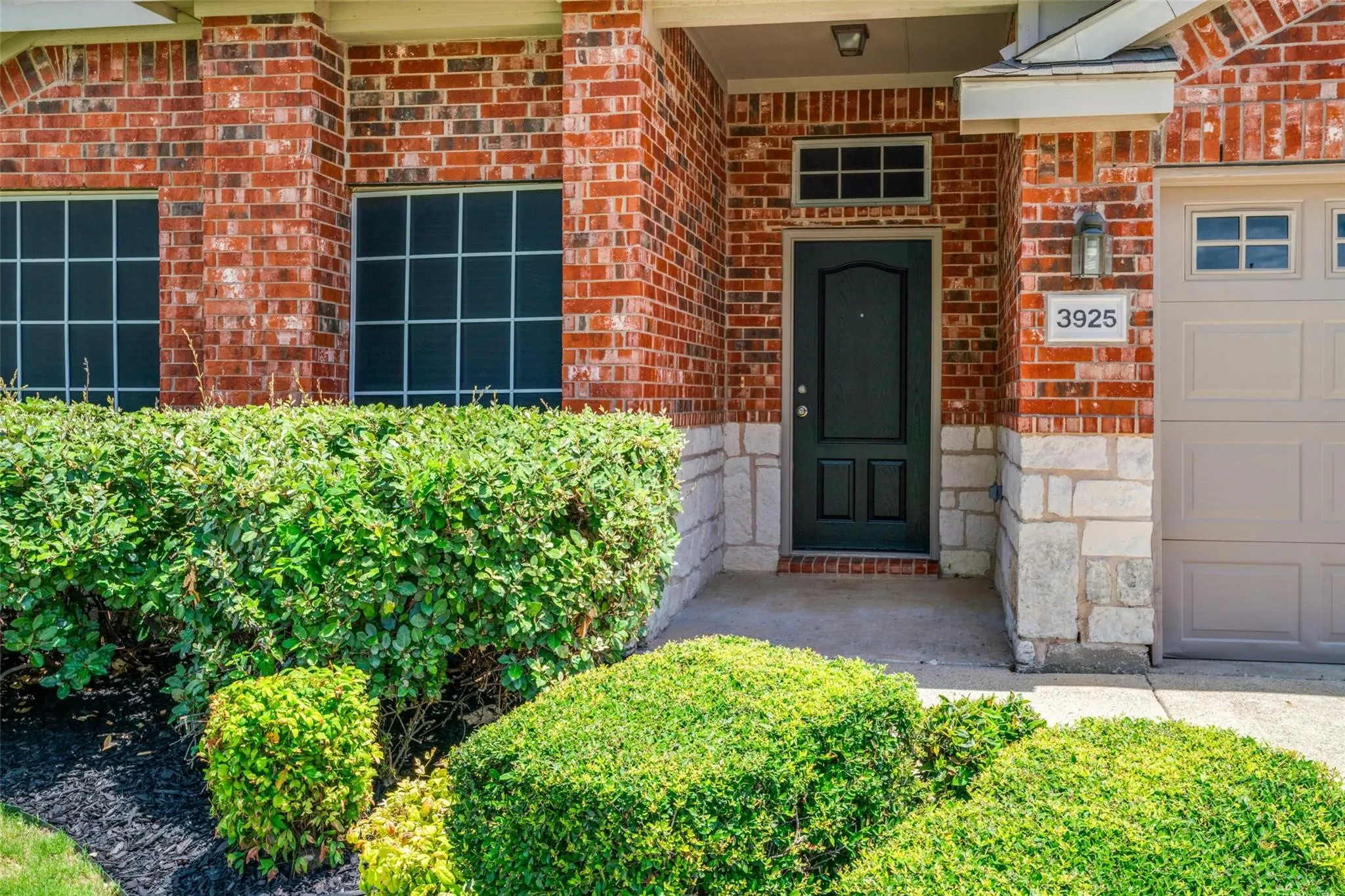 Single Family Residence For Rent in Collin County , 3925 La Tierra Linda Trail, Mc Kinney, Texas 75070, 3 Bedroom, 2 Bathroom, 2 Garage spaces, 1,919 Sqft, built in 2006, mls#21374944, Real Estate Agent in Mc Kinney, Homes For Rent in Collin county, Homes For Rent in Mc Kinney, Realtor in Mc Kinney Texas, Real Estate Brokerage Independent Realty Texas, Luminita Cordes Realtor