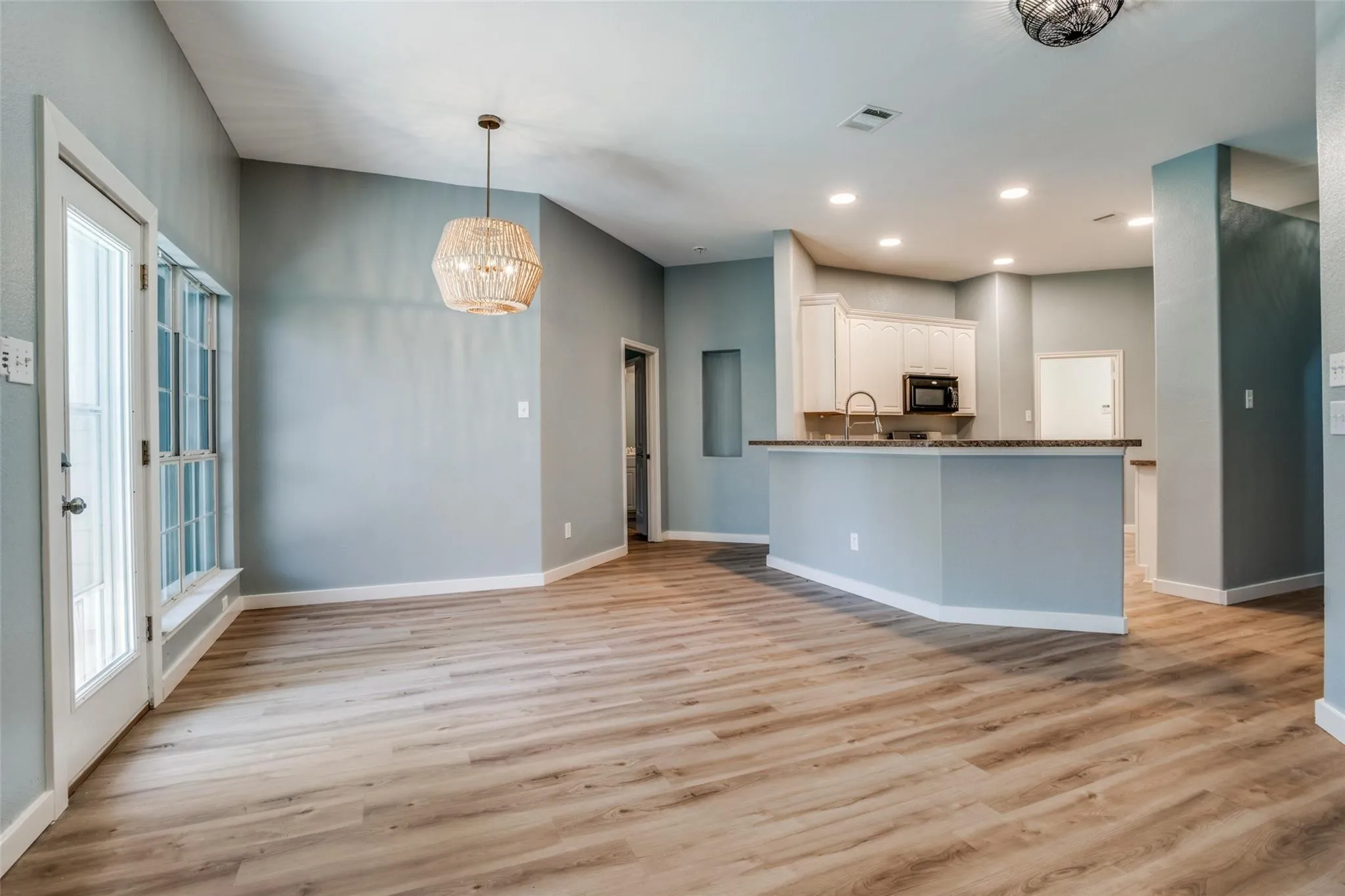 Single Family Residence For Rent in Collin County , 3925 La Tierra Linda Trail, Mc Kinney, Texas 75070, 3 Bedroom, 2 Bathroom, 2 Garage spaces, 1,919 Sqft, built in 2006, mls#21374944, Real Estate Agent in Mc Kinney, Homes For Rent in Collin county, Homes For Rent in Mc Kinney, Realtor in Mc Kinney Texas, Real Estate Brokerage Independent Realty Texas, Luminita Cordes Realtor