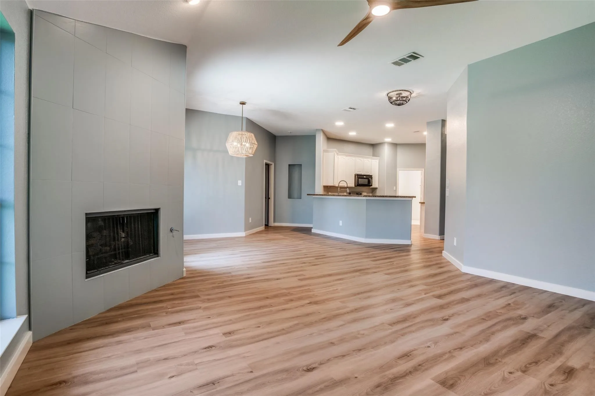 Single Family Residence For Rent in Collin County , 3925 La Tierra Linda Trail, Mc Kinney, Texas 75070, 3 Bedroom, 2 Bathroom, 2 Garage spaces, 1,919 Sqft, built in 2006, mls#21374944, Real Estate Agent in Mc Kinney, Homes For Rent in Collin county, Homes For Rent in Mc Kinney, Realtor in Mc Kinney Texas, Real Estate Brokerage Independent Realty Texas, Luminita Cordes Realtor