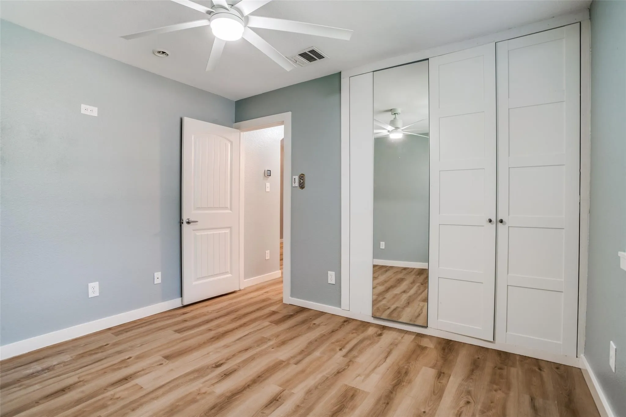 Single Family Residence For Rent in Collin County , 3925 La Tierra Linda Trail, Mc Kinney, Texas 75070, 3 Bedroom, 2 Bathroom, 2 Garage spaces, 1,919 Sqft, built in 2006, mls#21374944, Real Estate Agent in Mc Kinney, Homes For Rent in Collin county, Homes For Rent in Mc Kinney, Realtor in Mc Kinney Texas, Real Estate Brokerage Independent Realty Texas, Luminita Cordes Realtor