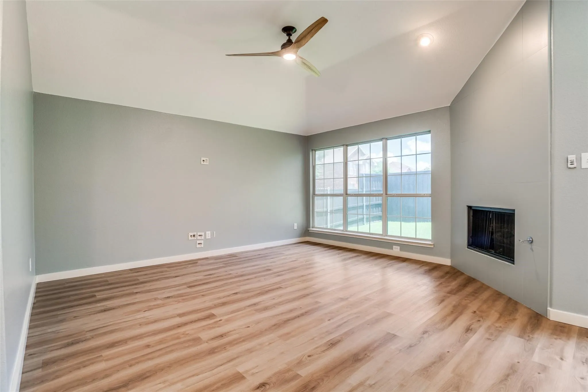 Single Family Residence For Rent in Collin County , 3925 La Tierra Linda Trail, Mc Kinney, Texas 75070, 3 Bedroom, 2 Bathroom, 2 Garage spaces, 1,919 Sqft, built in 2006, mls#21374944, Real Estate Agent in Mc Kinney, Homes For Rent in Collin county, Homes For Rent in Mc Kinney, Realtor in Mc Kinney Texas, Real Estate Brokerage Independent Realty Texas, Luminita Cordes Realtor