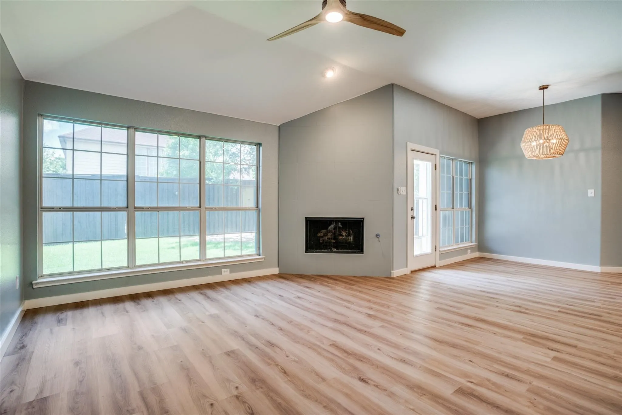 Single Family Residence For Rent in Collin County , 3925 La Tierra Linda Trail, Mc Kinney, Texas 75070, 3 Bedroom, 2 Bathroom, 2 Garage spaces, 1,919 Sqft, built in 2006, mls#21374944, Real Estate Agent in Mc Kinney, Homes For Rent in Collin county, Homes For Rent in Mc Kinney, Realtor in Mc Kinney Texas, Real Estate Brokerage Independent Realty Texas, Luminita Cordes Realtor