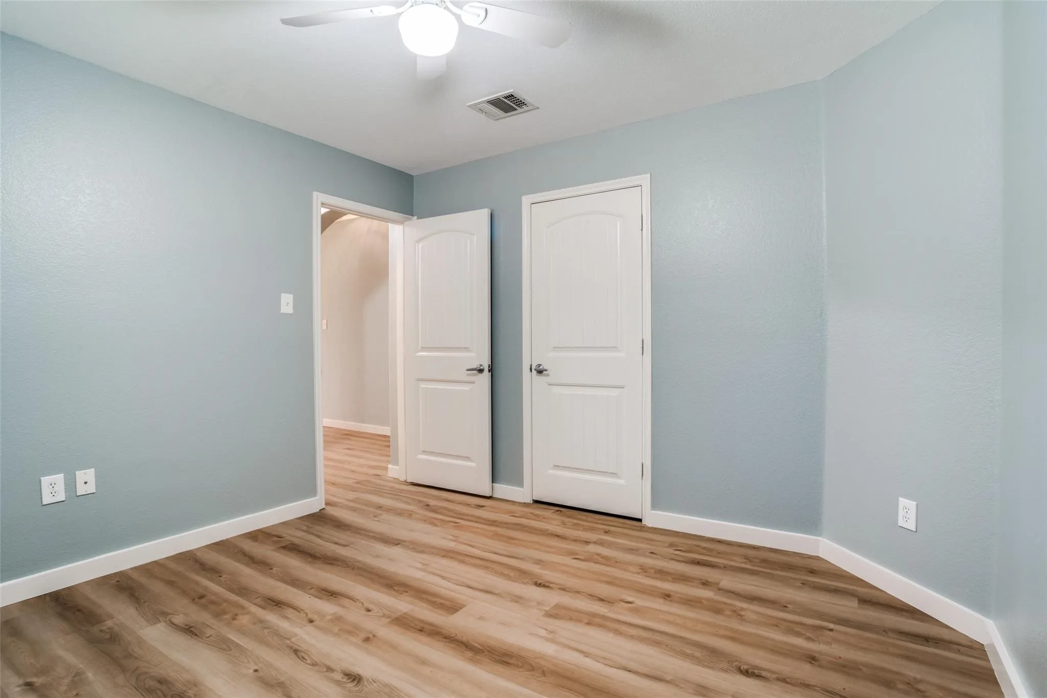 Single Family Residence For Rent in Collin County , 3925 La Tierra Linda Trail, Mc Kinney, Texas 75070, 3 Bedroom, 2 Bathroom, 2 Garage spaces, 1,919 Sqft, built in 2006, mls#21374944, Real Estate Agent in Mc Kinney, Homes For Rent in Collin county, Homes For Rent in Mc Kinney, Realtor in Mc Kinney Texas, Real Estate Brokerage Independent Realty Texas, Luminita Cordes Realtor