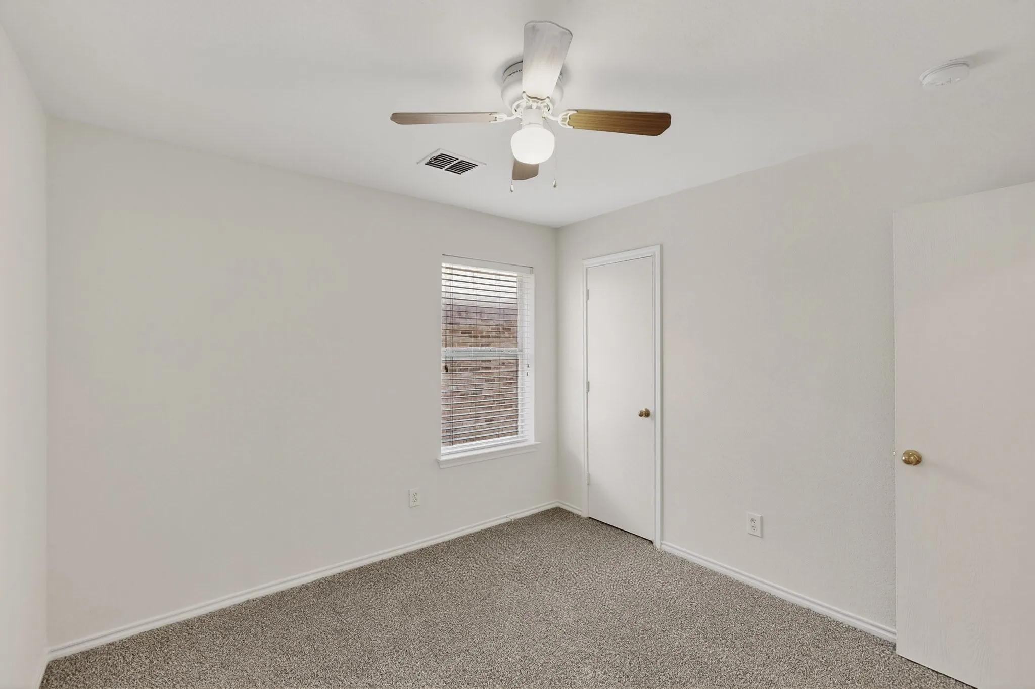 Single Family Residence For Rent in Collin County , 321 Stephanie Street, Wylie, Texas 75098, 3 Bedroom, 3 Bathroom, 2 Garage spaces, 1,476 Sqft, built in 2006, mls#21375354, Real Estate Agent in Wylie, Homes For Rent in Collin county, Homes For Rent in Wylie, Realtor in Wylie Texas, Real Estate Brokerage Independent Realty Texas, Luminita Cordes Realtor