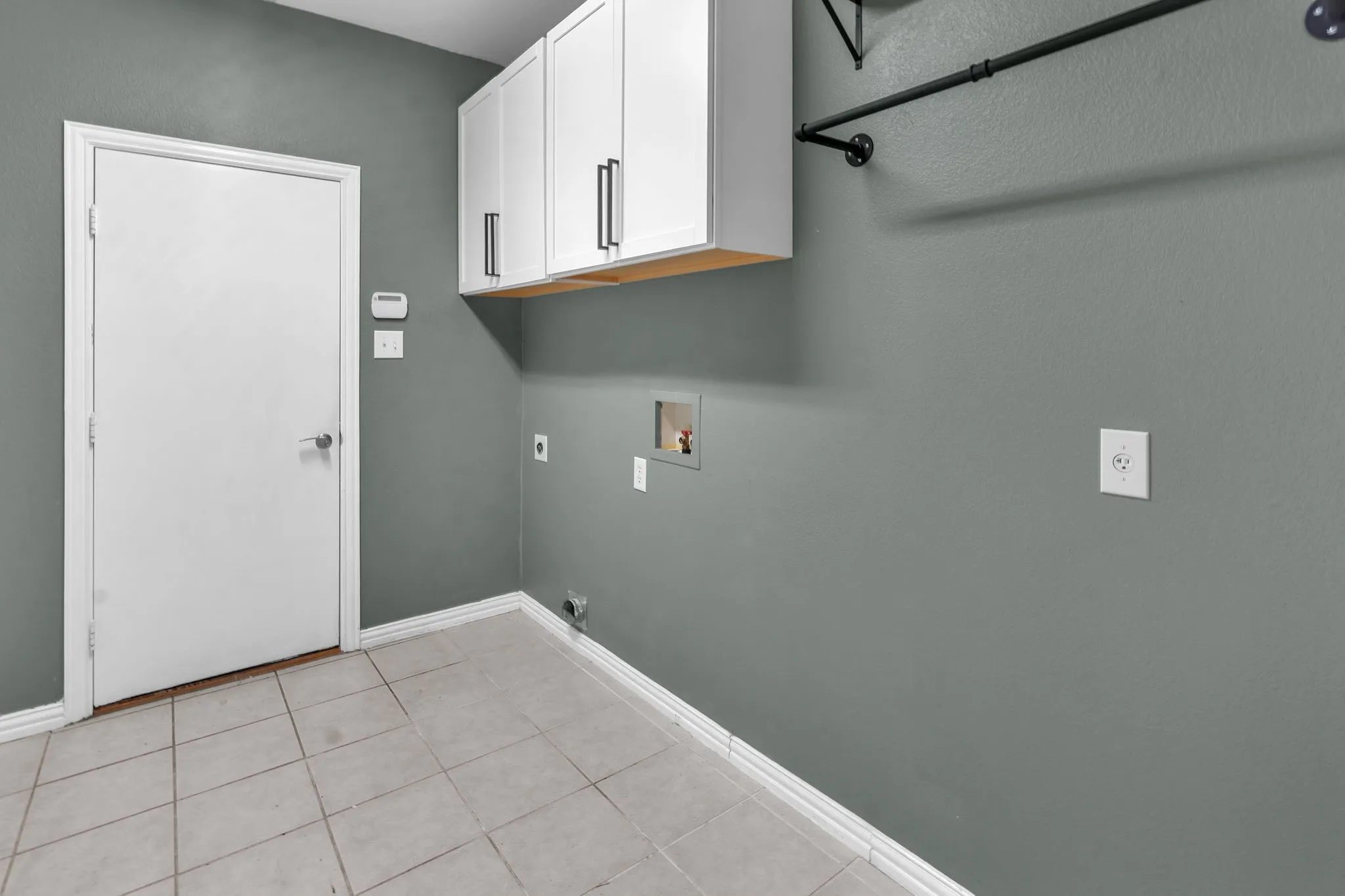Single Family Residence For Rent in Tarrant County , 9129 Cottonwood Village Drive, Fort Worth, Texas 76120, 3 Bedroom, 2 Bathroom, 2 Garage spaces, 1,800 Sqft, built in 2007, mls#21344436, Real Estate Agent in Fort Worth, Homes For Rent in Tarrant county, Homes For Rent in Fort Worth, Realtor in Fort Worth Texas, Real Estate Brokerage Independent Realty Texas, Luminita Cordes Realtor