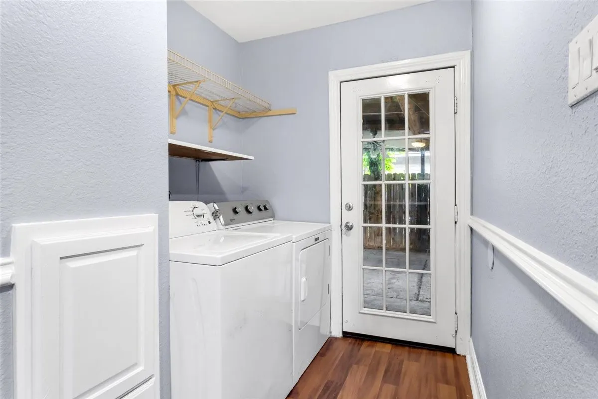Single Family Residence For Sale in Grayson County , 1010 E Cherry Street, Sherman, Texas 75090, 4 Bedroom, 2 Bathroom, 2 Garage spaces, 1,856 Sqft, built in 1925, mls#21376519, Real Estate Agent in Sherman, Homes For Sale in Grayson county, Homes For Sale in Sherman, Realtor in Sherman Texas, Real Estate Brokerage Independent Realty Texas, Luminita Cordes Realtor