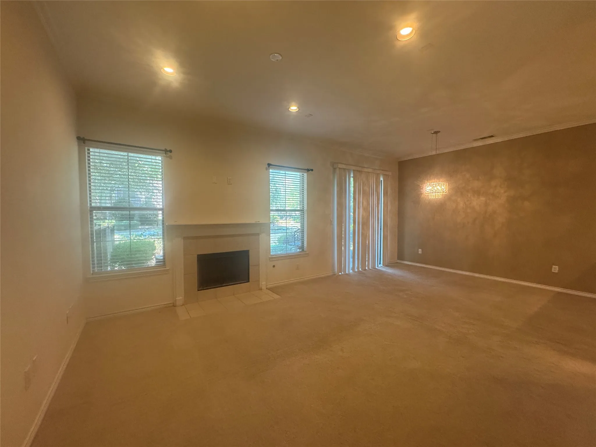Townhouse For Rent in Dallas County , 2003 Garden View Lane, Richardson, Texas 75080, 3 Bedroom, 3 Bathroom, 2 Garage spaces, 1,754 Sqft, built in 2006, mls#21376521, Real Estate Agent in Richardson, Homes For Rent in Dallas county, Homes For Rent in Richardson, Realtor in Richardson Texas, Real Estate Brokerage Independent Realty Texas, Luminita Cordes Realtor