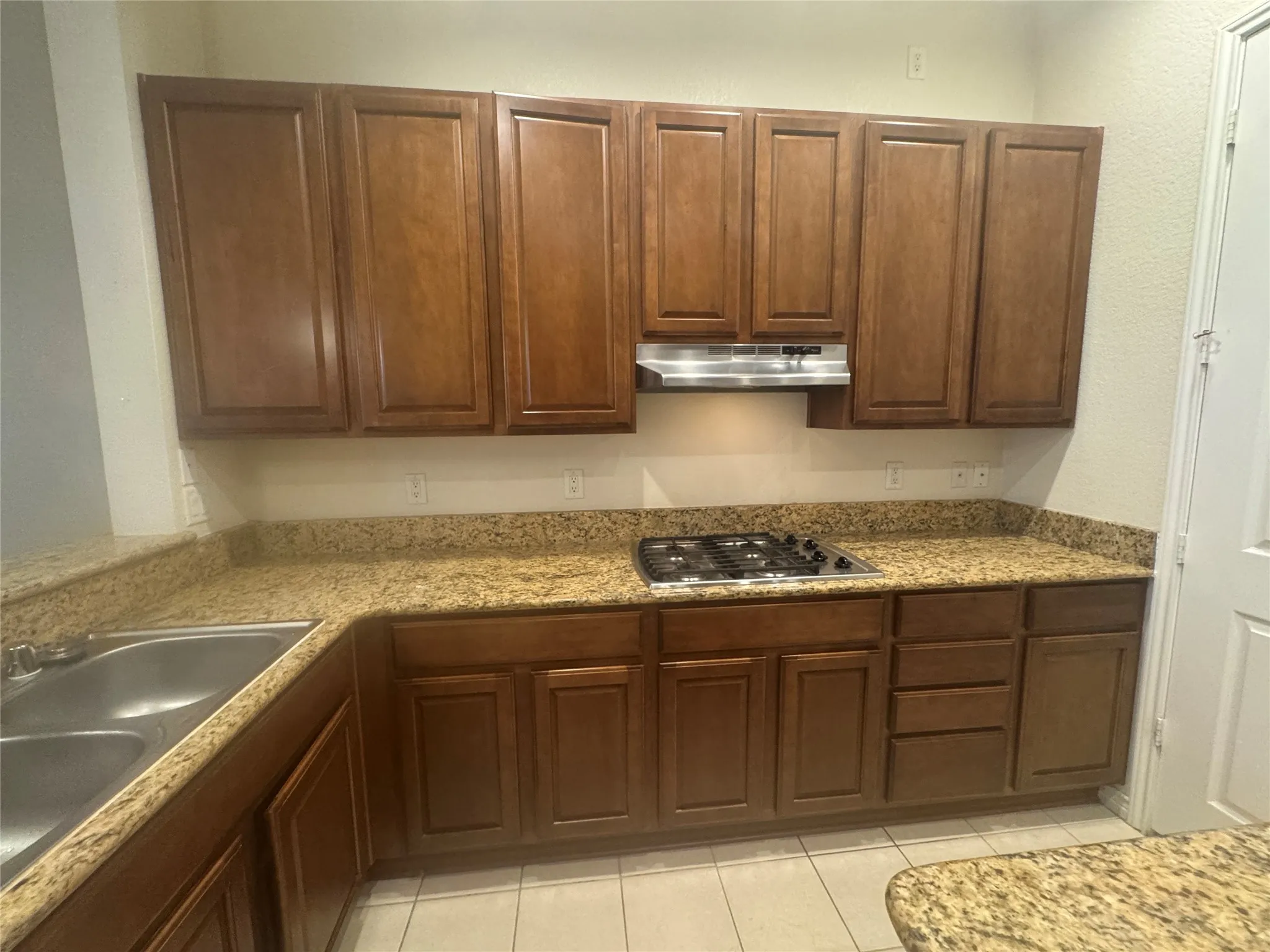 Townhouse For Rent in Dallas County , 2003 Garden View Lane, Richardson, Texas 75080, 3 Bedroom, 3 Bathroom, 2 Garage spaces, 1,754 Sqft, built in 2006, mls#21376521, Real Estate Agent in Richardson, Homes For Rent in Dallas county, Homes For Rent in Richardson, Realtor in Richardson Texas, Real Estate Brokerage Independent Realty Texas, Luminita Cordes Realtor