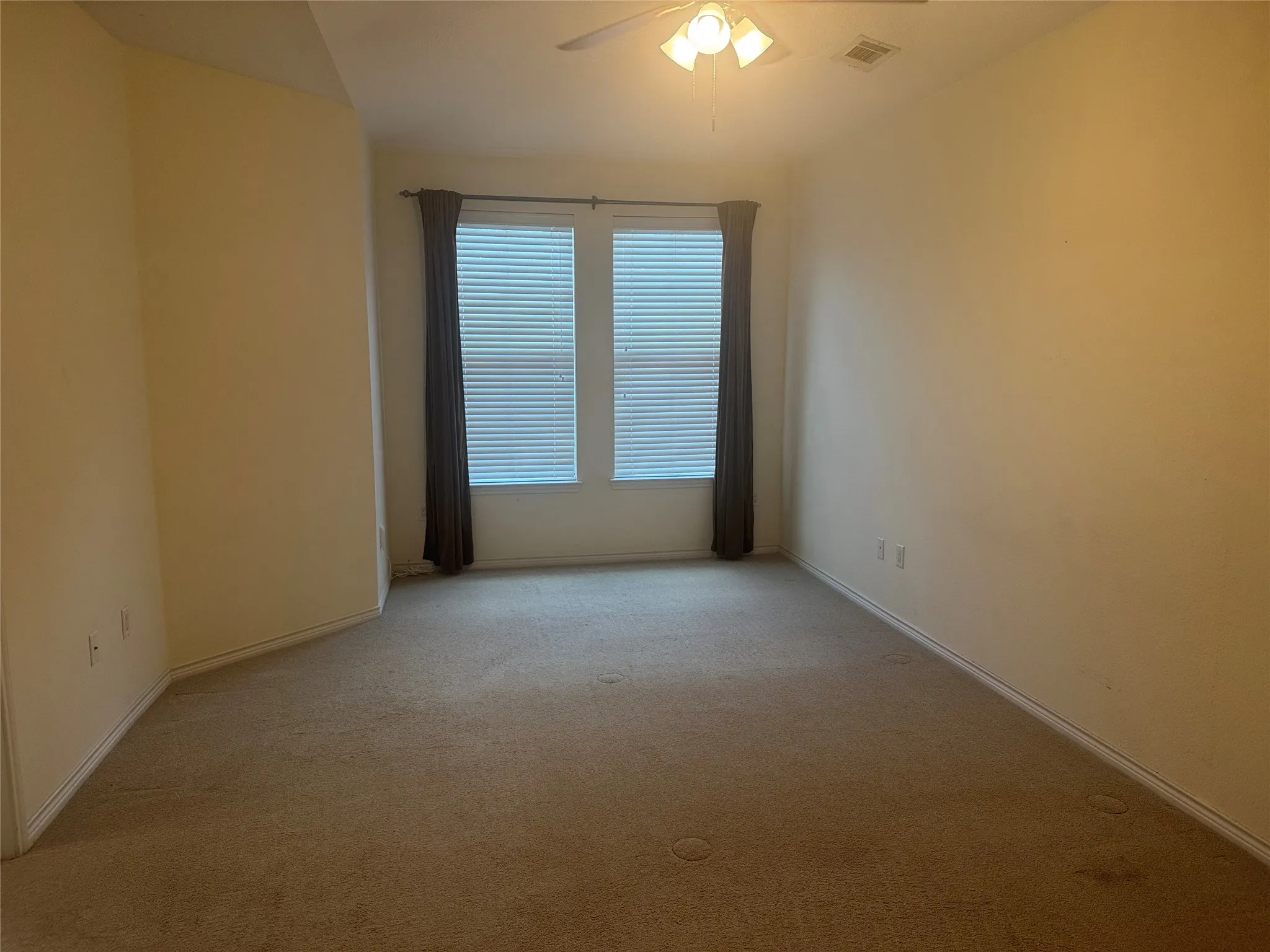 Townhouse For Rent in Dallas County , 2003 Garden View Lane, Richardson, Texas 75080, 3 Bedroom, 3 Bathroom, 2 Garage spaces, 1,754 Sqft, built in 2006, mls#21376521, Real Estate Agent in Richardson, Homes For Rent in Dallas county, Homes For Rent in Richardson, Realtor in Richardson Texas, Real Estate Brokerage Independent Realty Texas, Luminita Cordes Realtor
